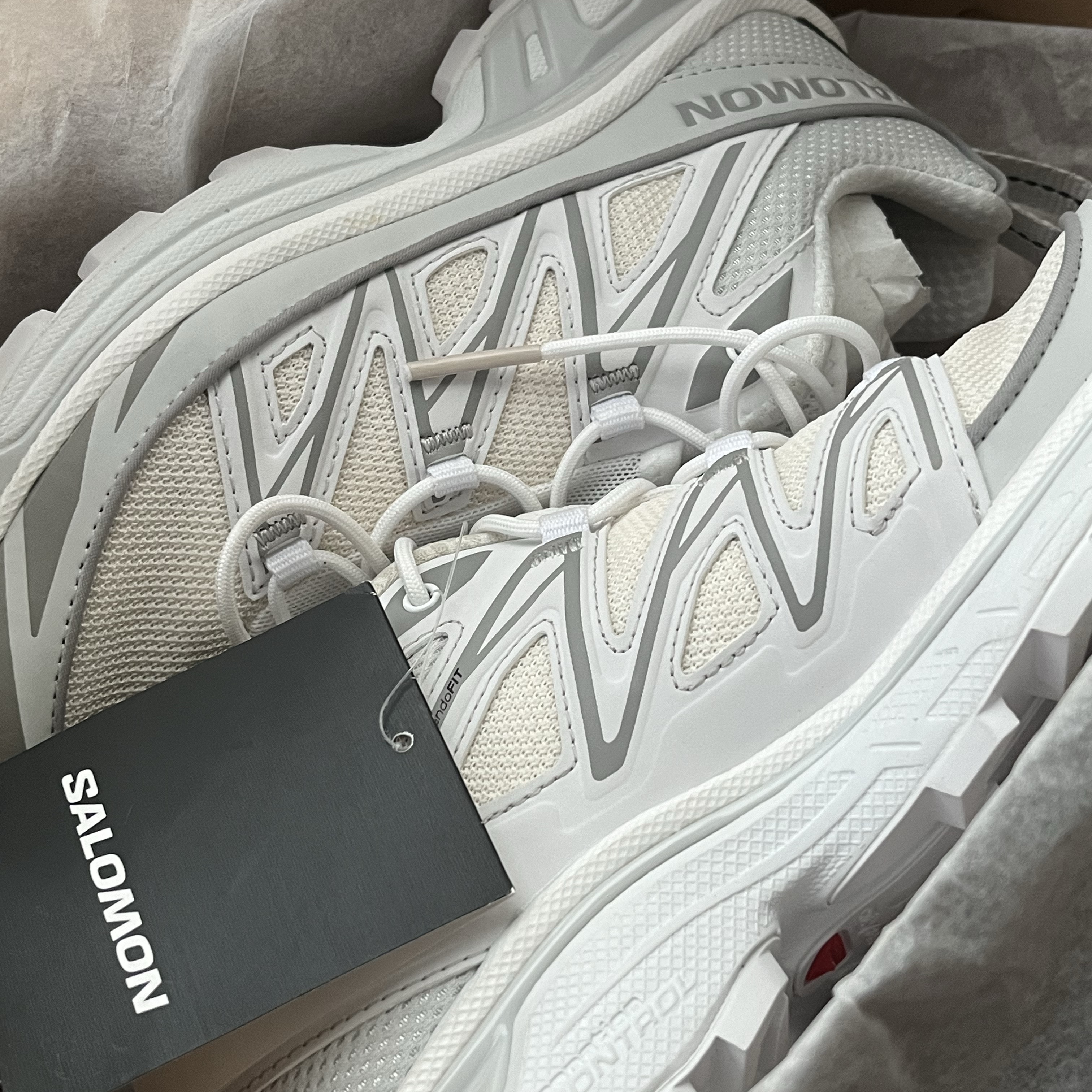 Salomon XT-6 Expanse Vanilla Ice White 착용 스타일