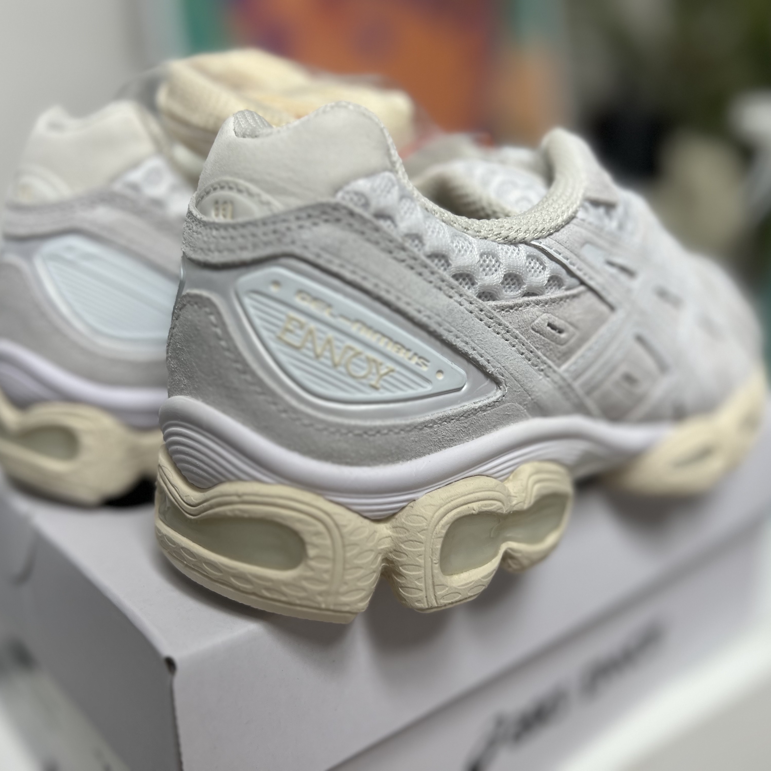 Asics x Ennoy Gel-Nimbus 9 White Cream 착용 스타일 - 3