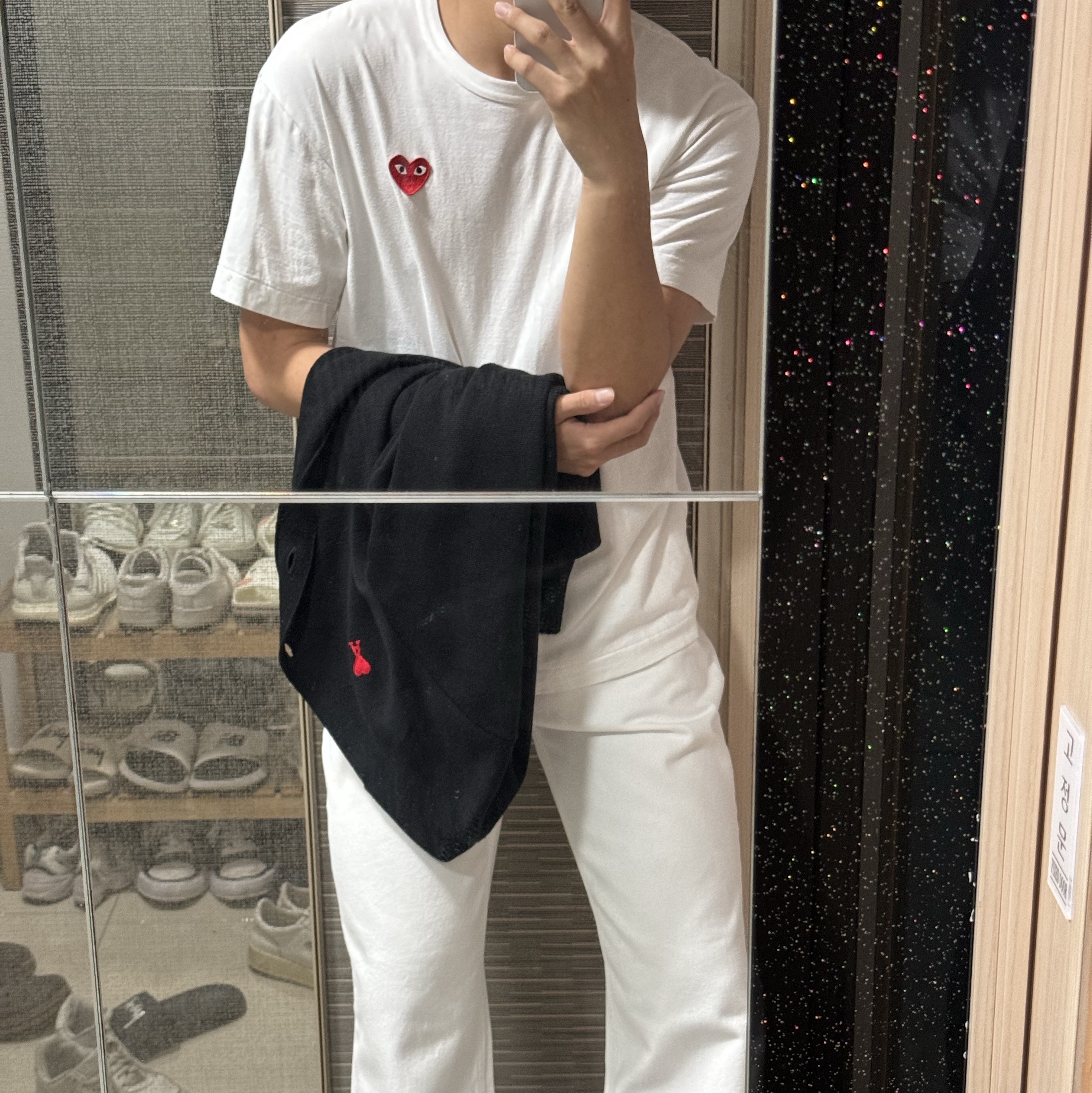 Play Comme des Garcons Red Heart T-Shirt White, AMI de Coeur Wool Cardigan Black 착용 스타일