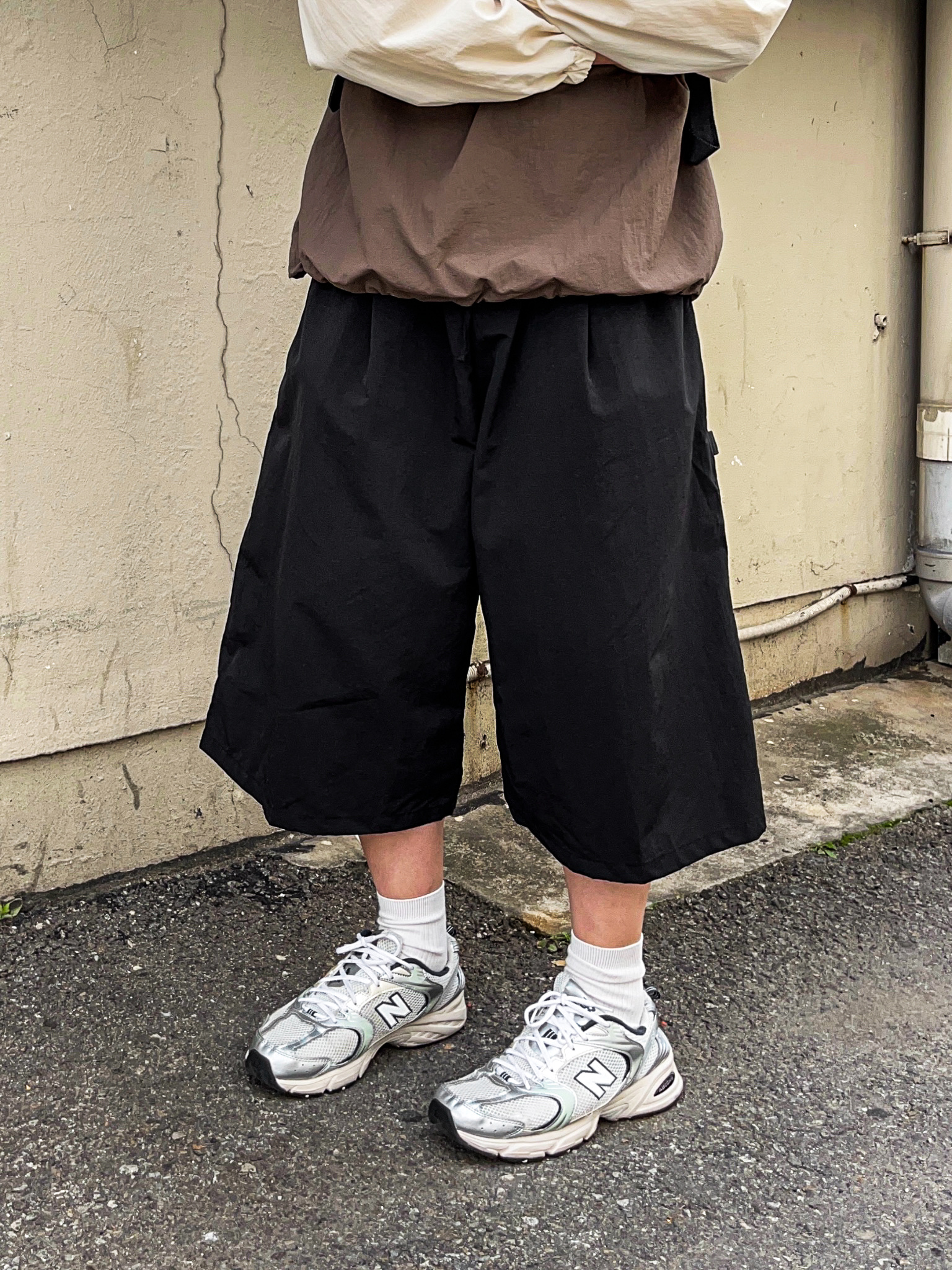 New Balance 530 Steel Grey 착용 스타일 - 2