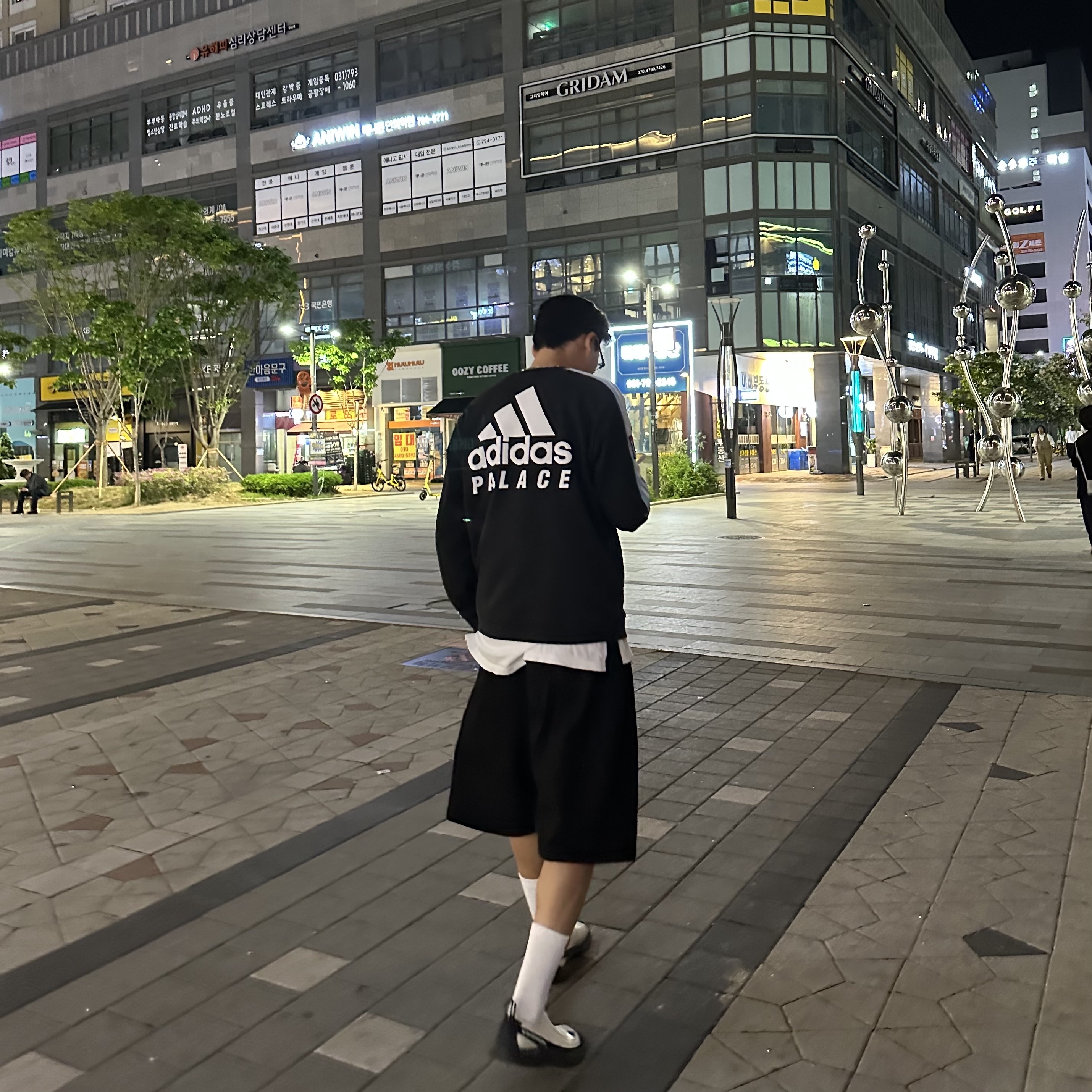 Salomon x Sandy Liang RX Moc 3.0 Black White, Palace x Adidas Sunpal Crewneck Black - 20FW 착용 스타일