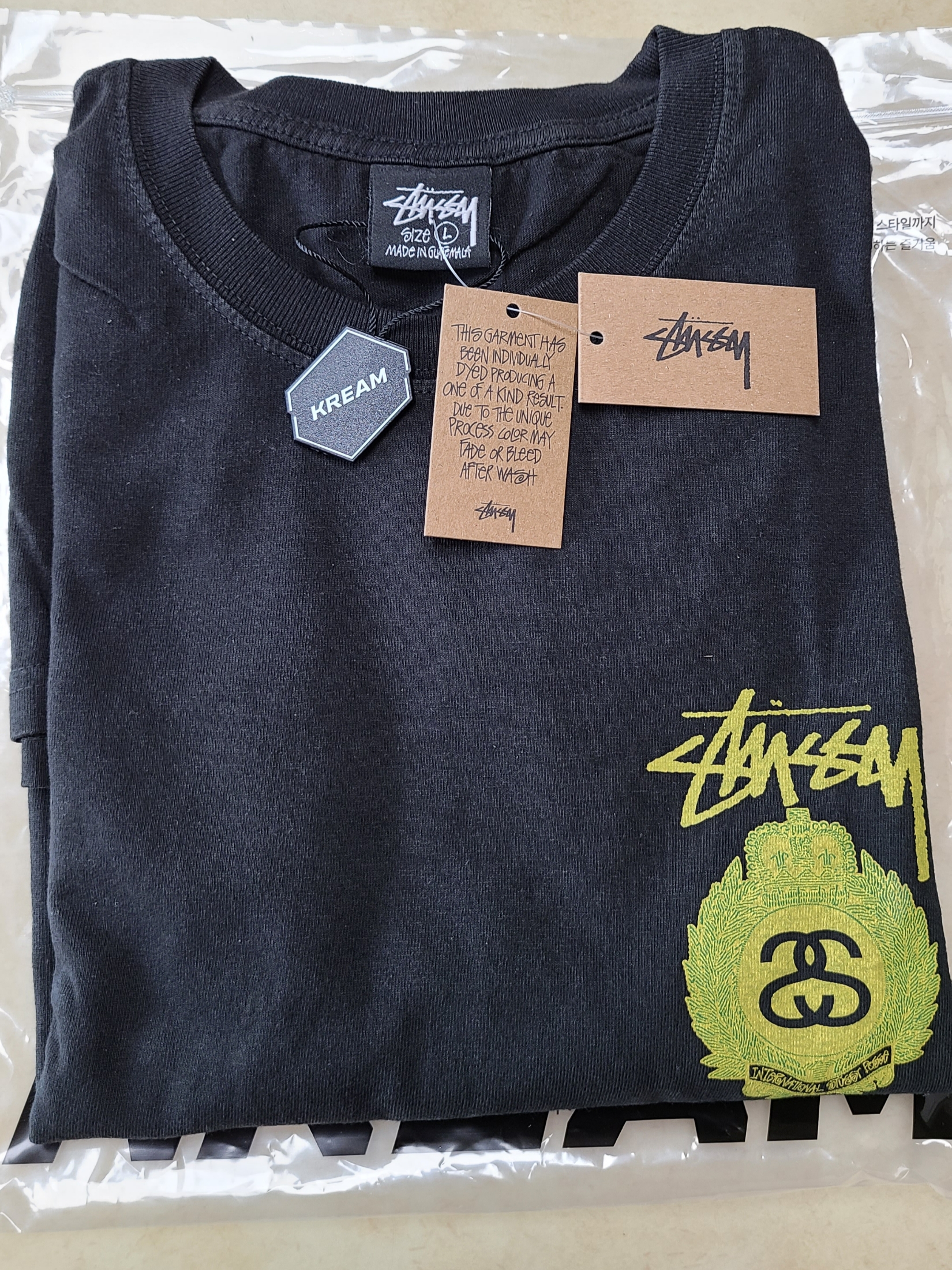 Stussy Crown Wreath Pigment Dyed T-Shirt Black 착용 스타일 - 2