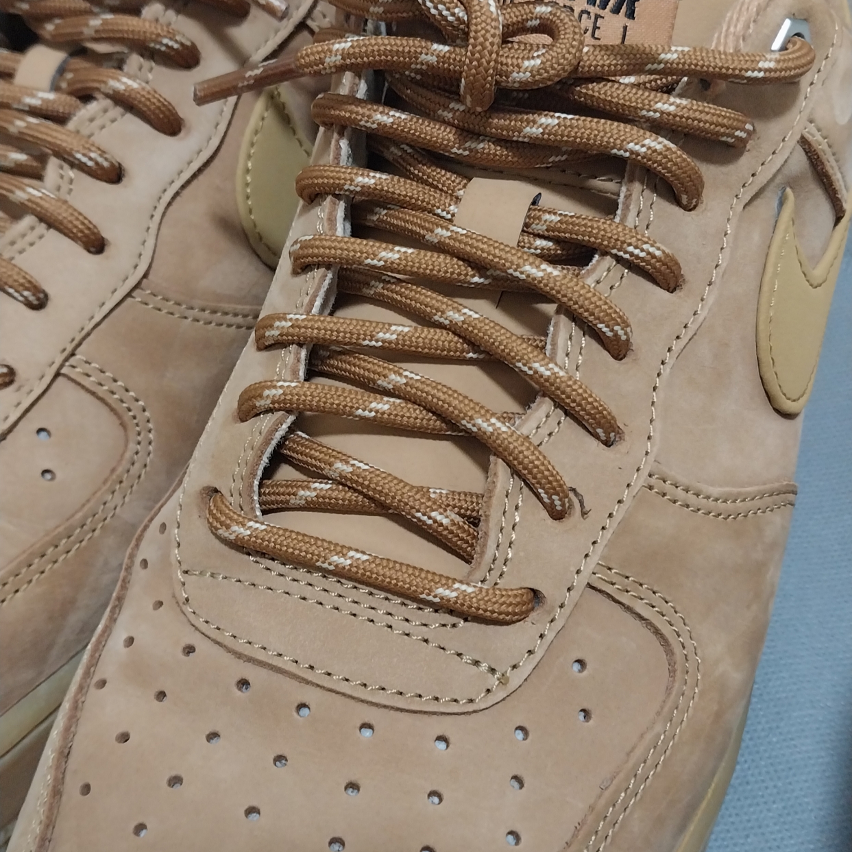 Nike Air Force 1 '07 WB Flax 착용 스타일 - 1