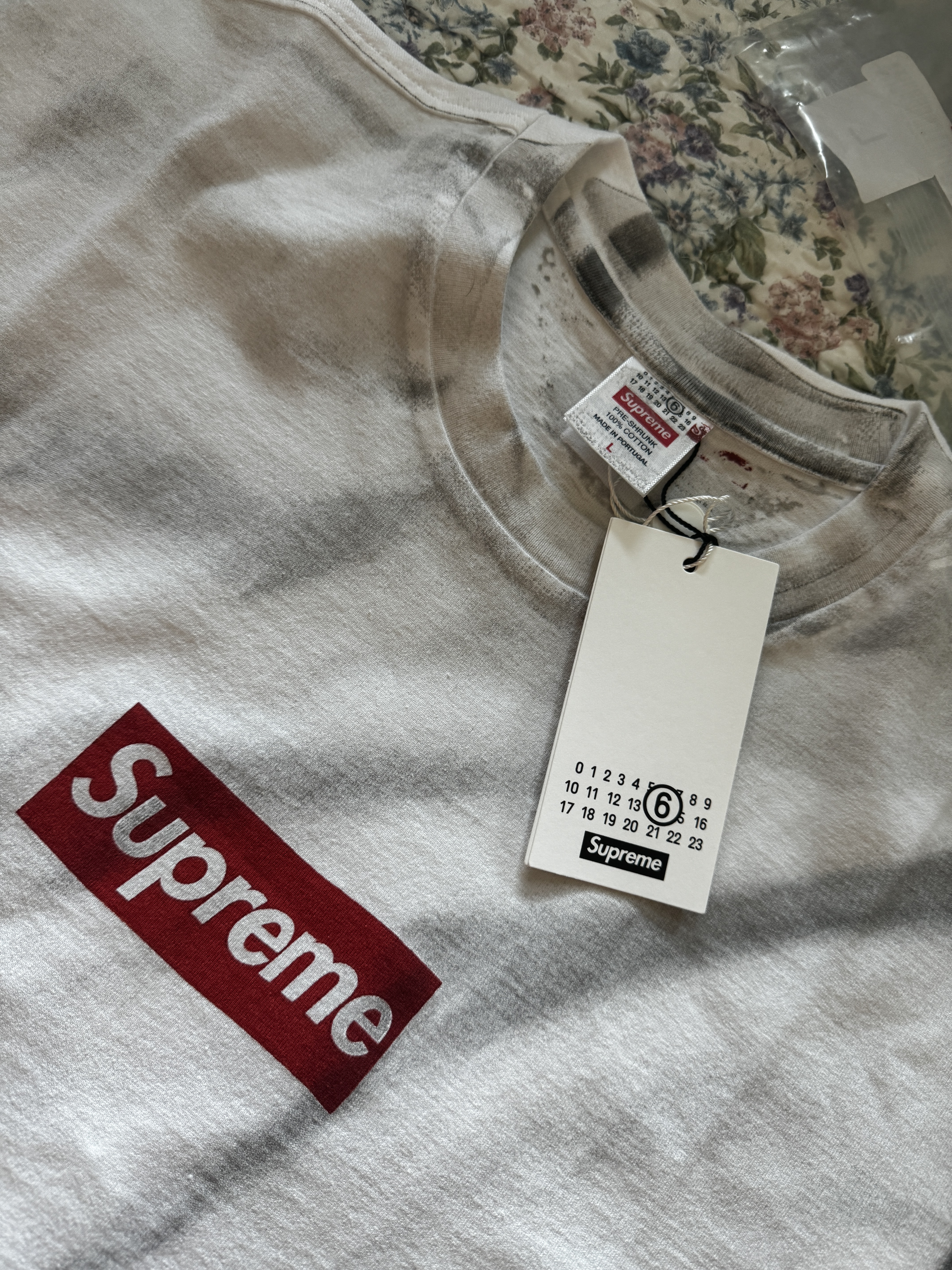 Supreme x MM6 Maison Margiela Box Logo T-Shirt White - 24SS 착용 스타일