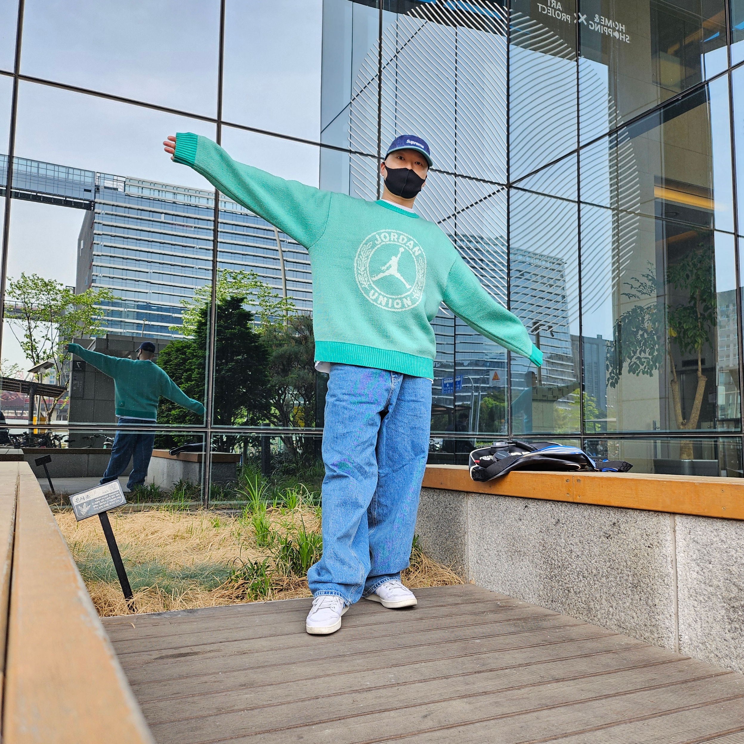 Supreme Pigment 2-Tone Camp Cap Navy - 24SS, Jordan x Union Sweater Kinetic Green - Asia 착용 스타일 - 1