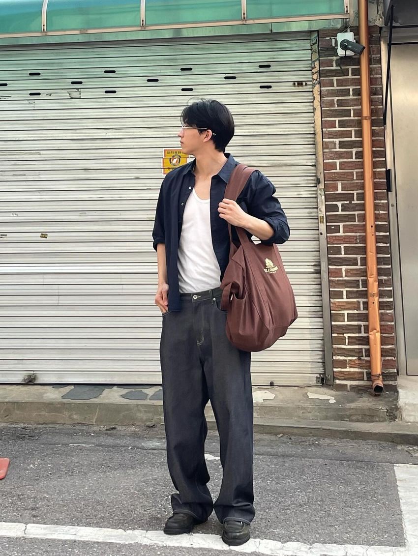 Hello Sunrise Big Tote Bag Brown, Hello Sunrise Big Tote Bag Blue 착용 스타일