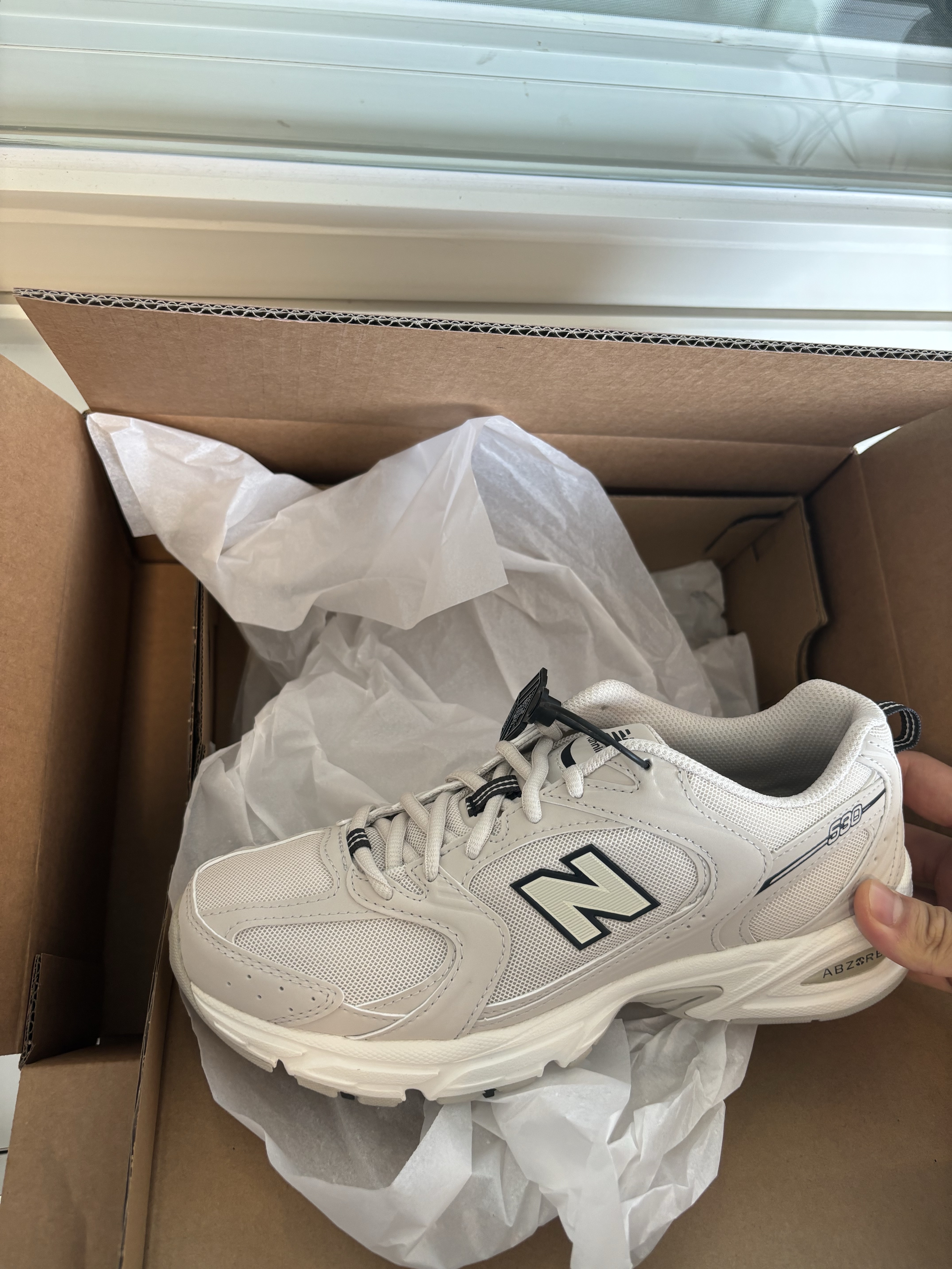 New Balance 530 Ivory 착용 스타일