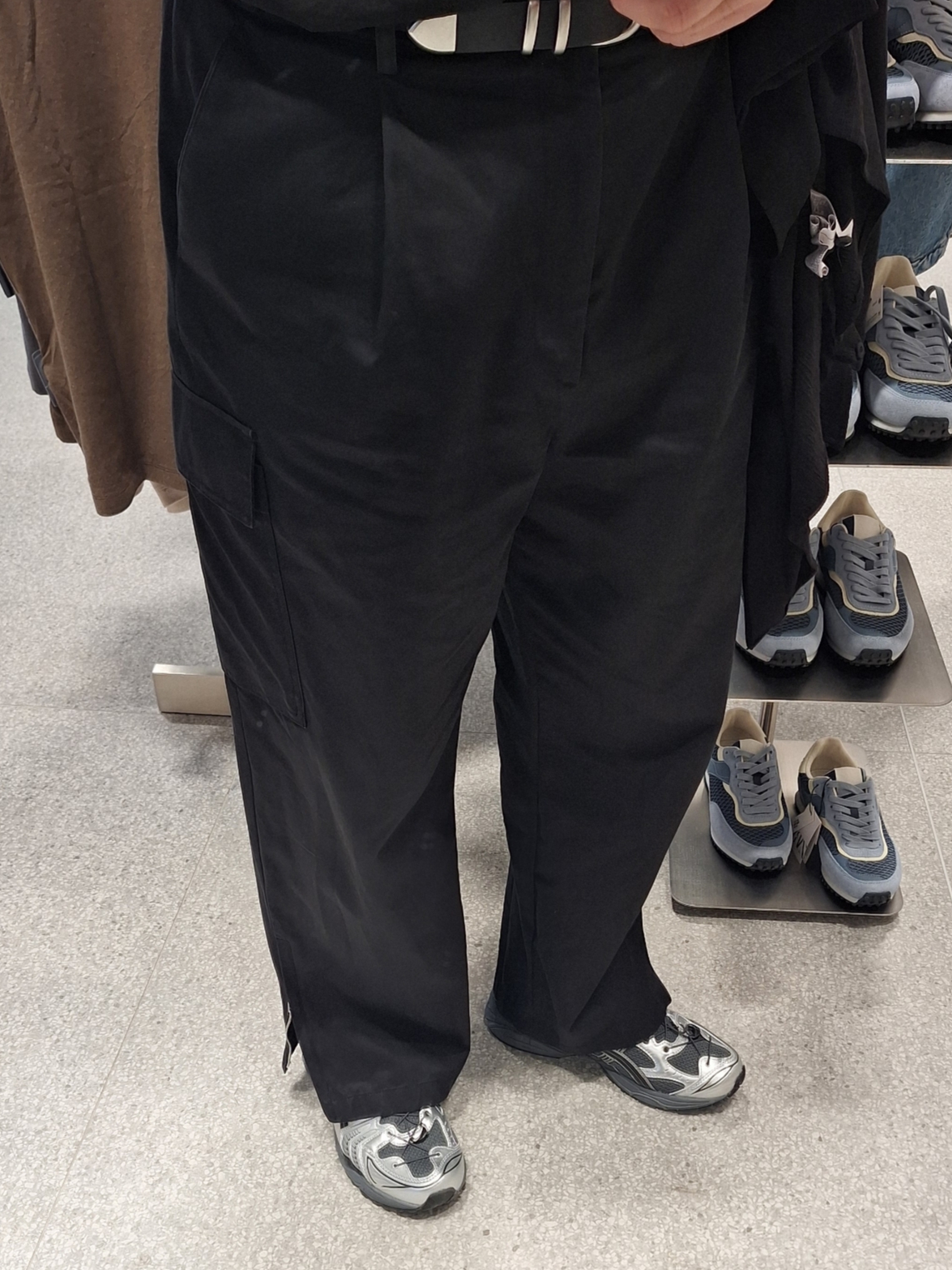 Asics x Unaffected Gel-Kayano 14 Silver Moon, Juun.J Ventile Cargo Straight Slacks Black - SS23 착용 스타일