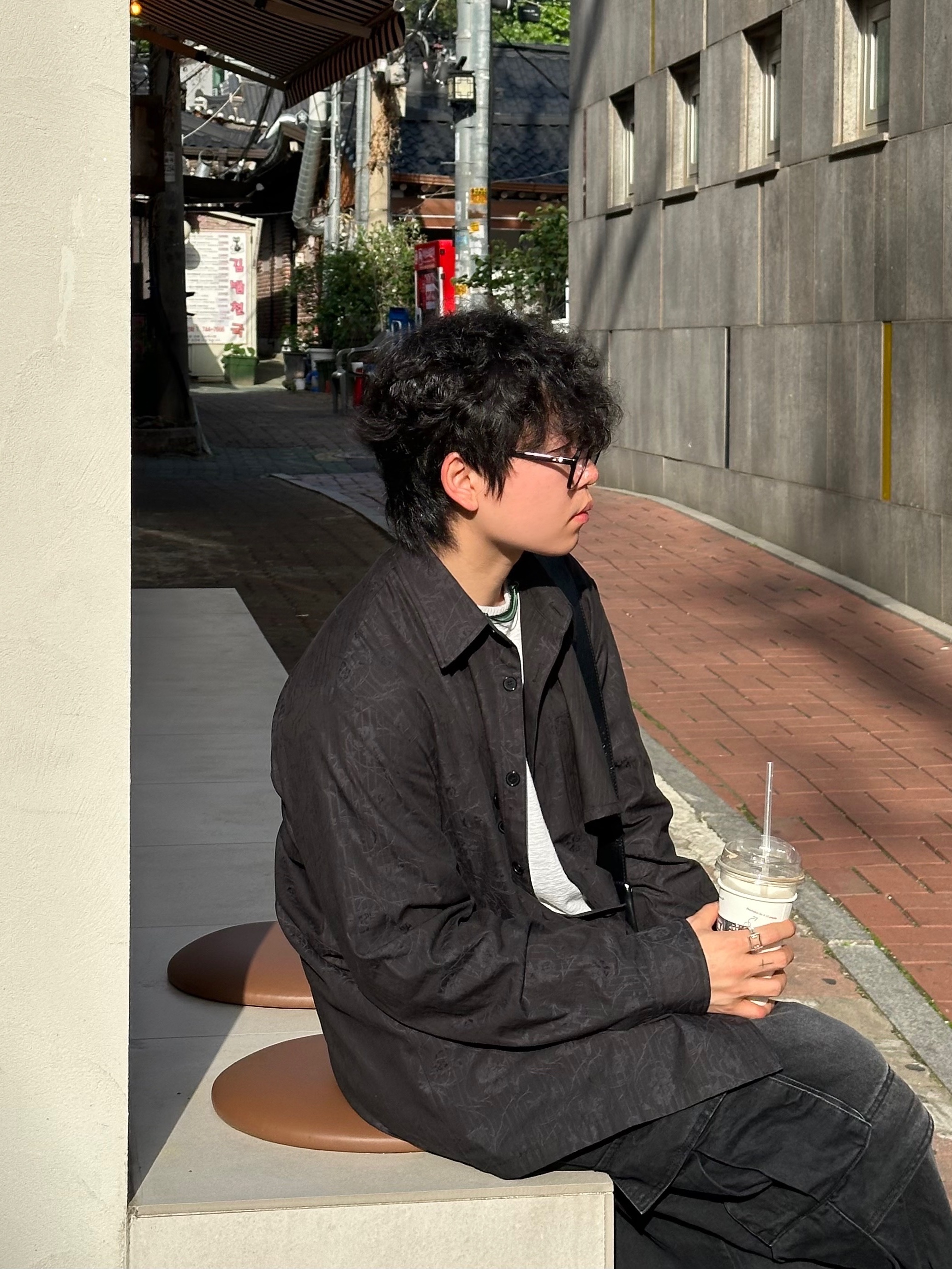 발렌시아가 3XL 스니커즈 그레이 화이트 레드, 젠틀 몬스터 모나코 01 블랙 착용 스타일 - 6