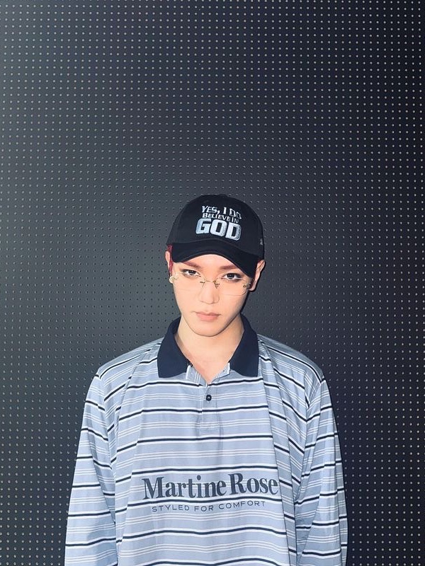 Martine Rose Stretched Polo Blue Stripe 착용 스타일 - 2