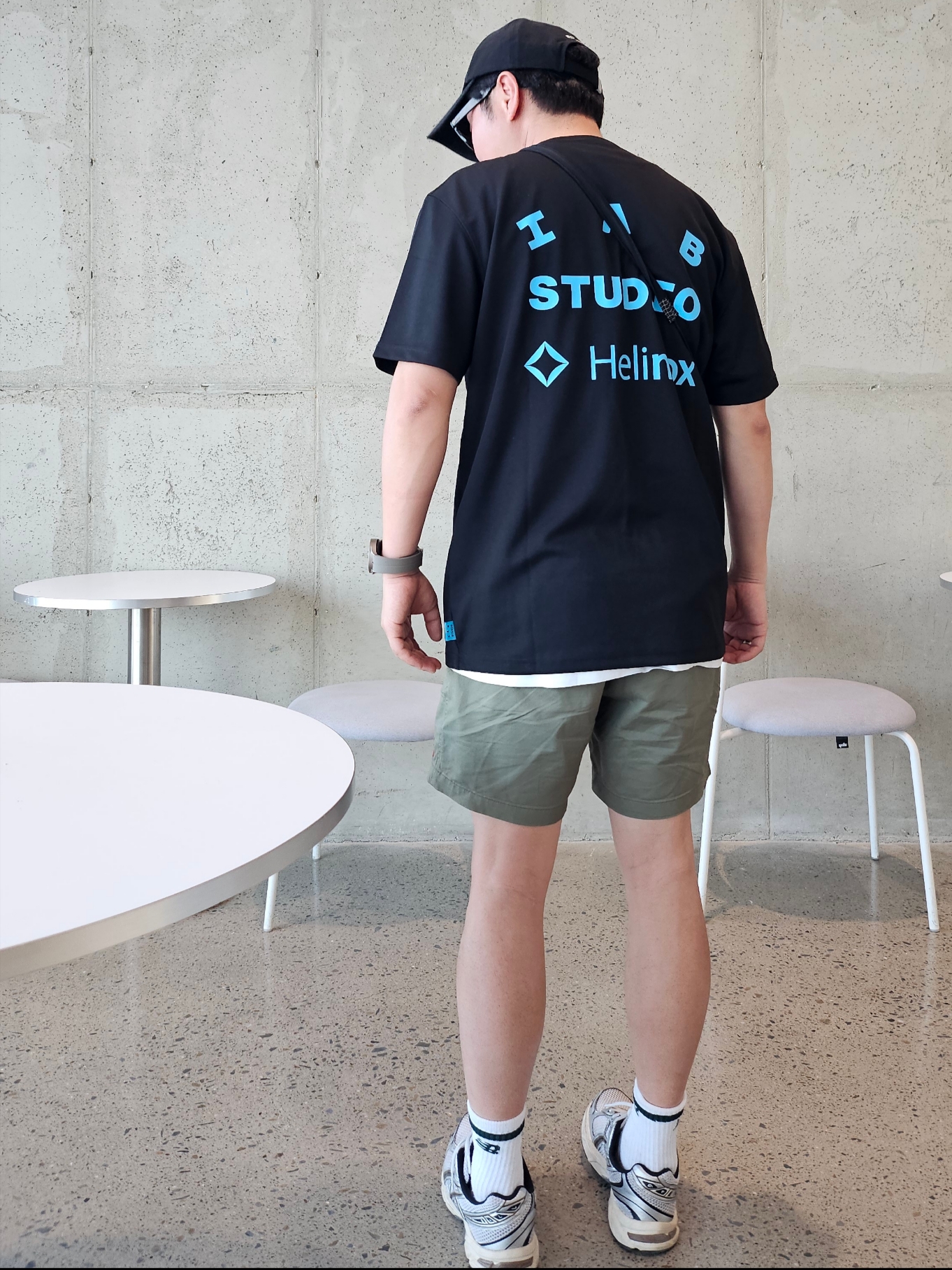 IAB Studio x Helinox T-Shirt Black 착용 스타일