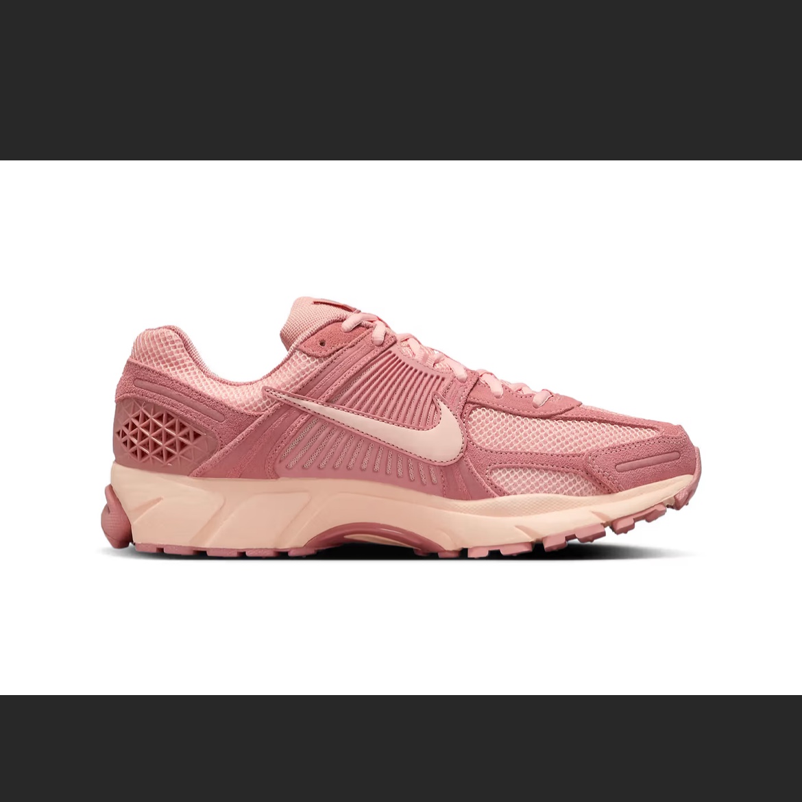 (W) Nike Zoom Vomero 5 Pink Foam Hot Punch, (W) Nike Zoom Vomero 5 Pink Foam Team Red 착용 스타일 - 3