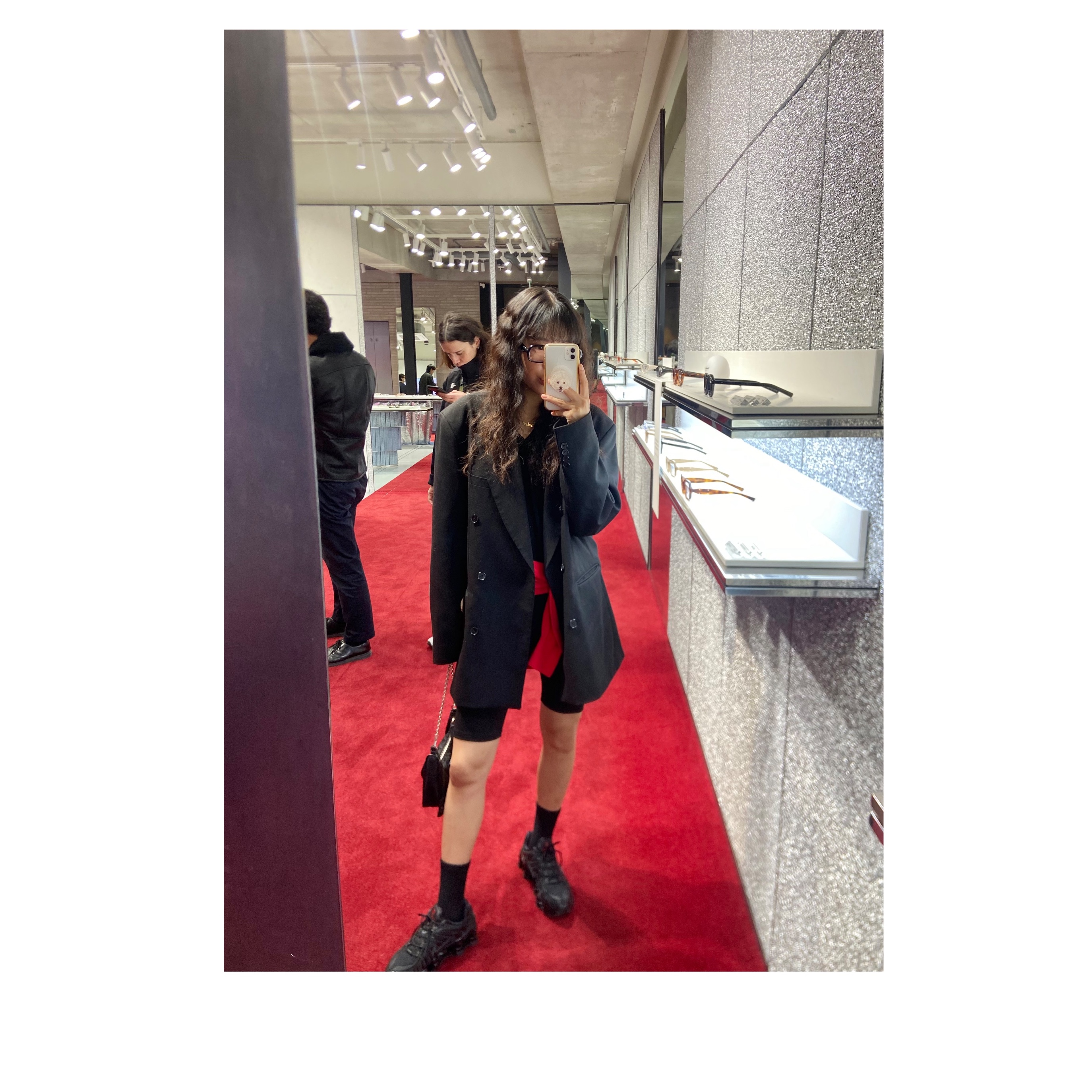 (W) Nike Shox TL Black and Max Orange, Gentle Monster x Maison Margiela MM114 Black Clear 착용 스타일 - 1