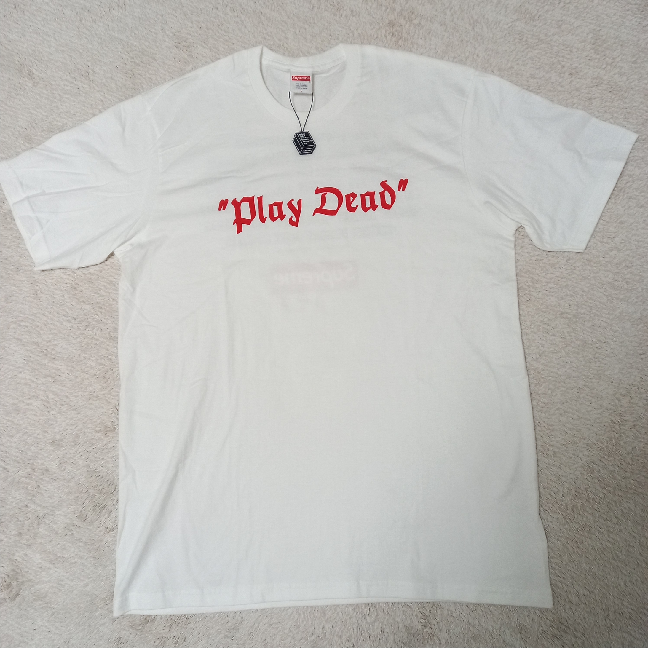Supreme Play Dead T-Shirt White - 22FW, Supreme 2-Tone S Logo 6-Panel Stone - 24SS 착용 스타일 - 5
