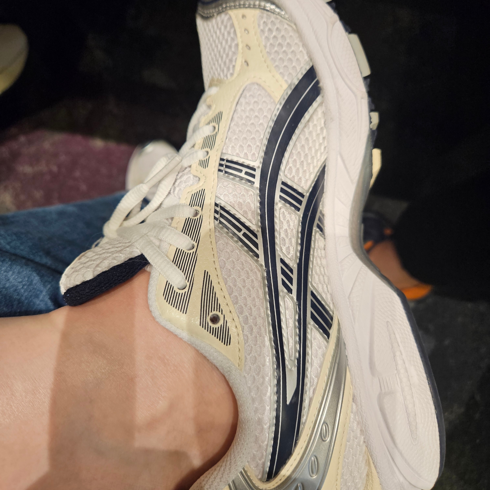 (W) Asics Gel-Kayano 14 White Midnight 착용 스타일 - 2