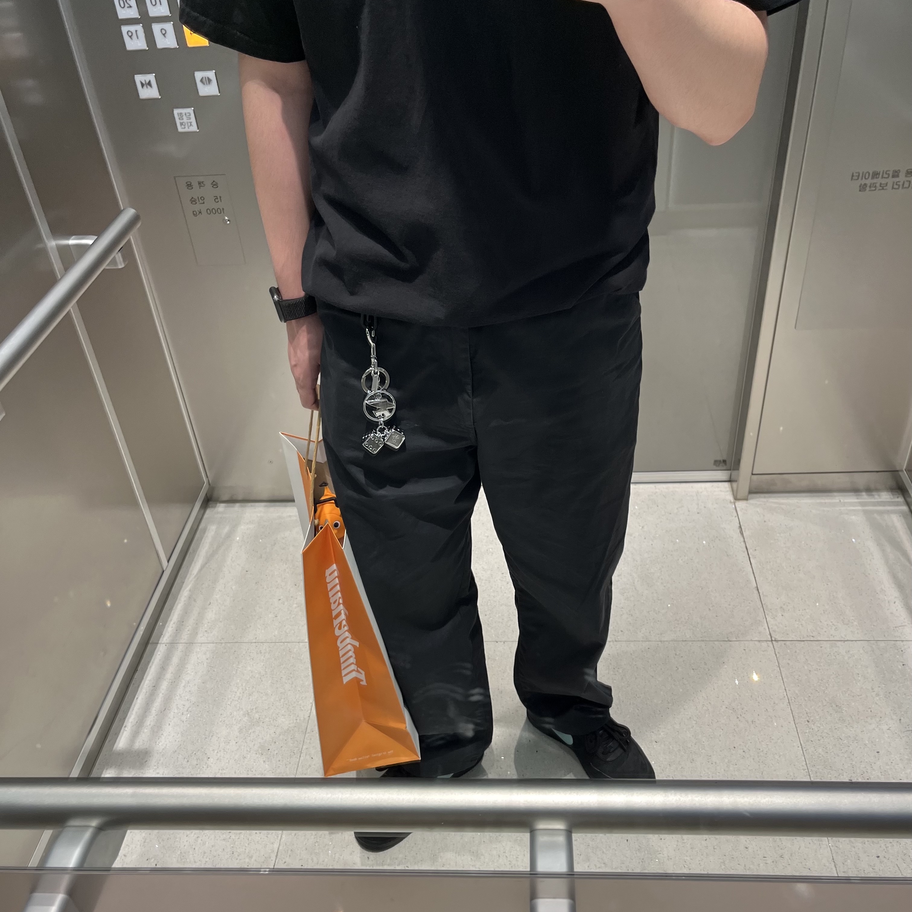 Nike x Tiffany & Co. Air Force 1 Low SP 1837, Casetify x Chainsaw Man Pochita Collectible AirPods Pro 1st/2nd Gen Case 착용 스타일