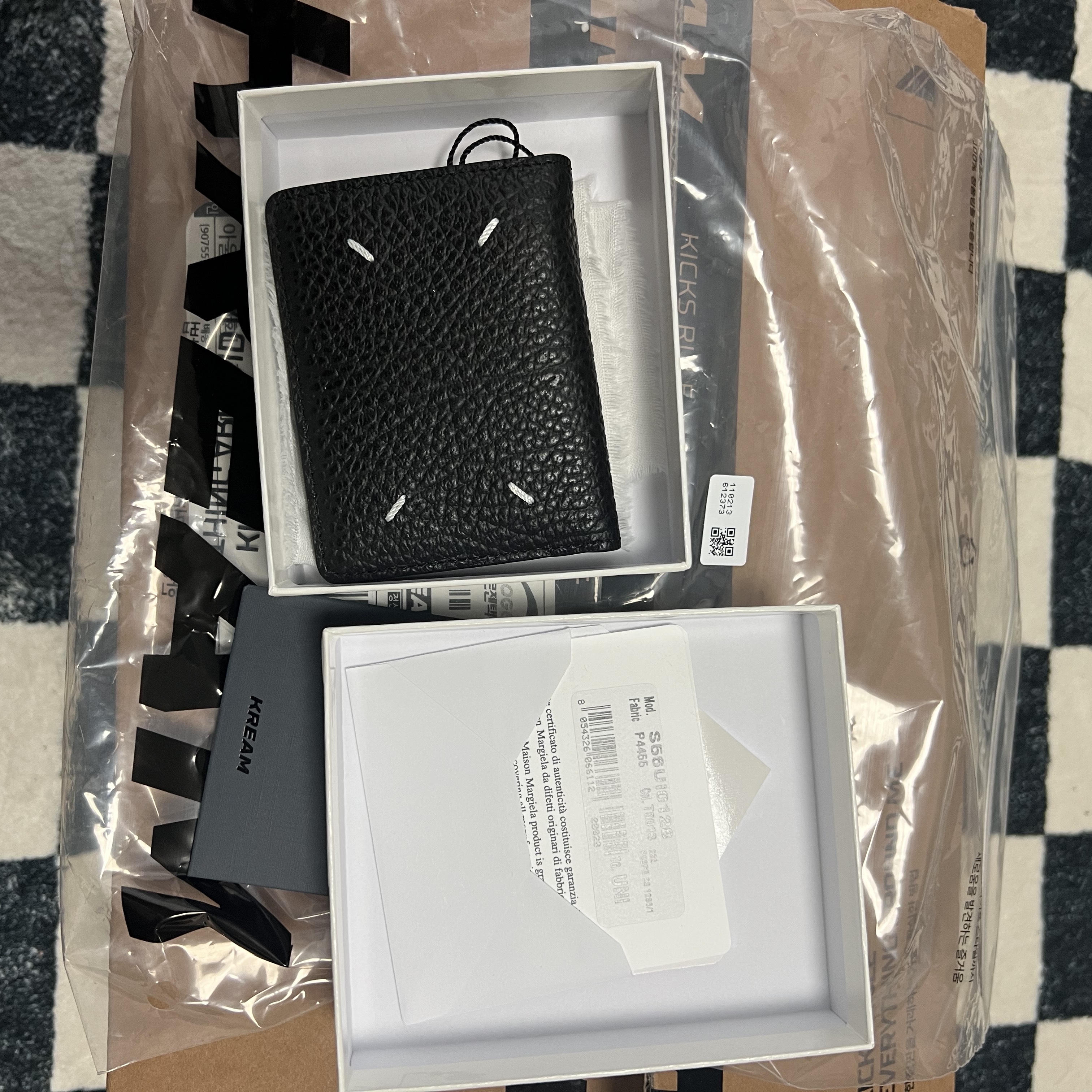 Maison Margiela Keyring Wallet Black 착용 스타일 - 1