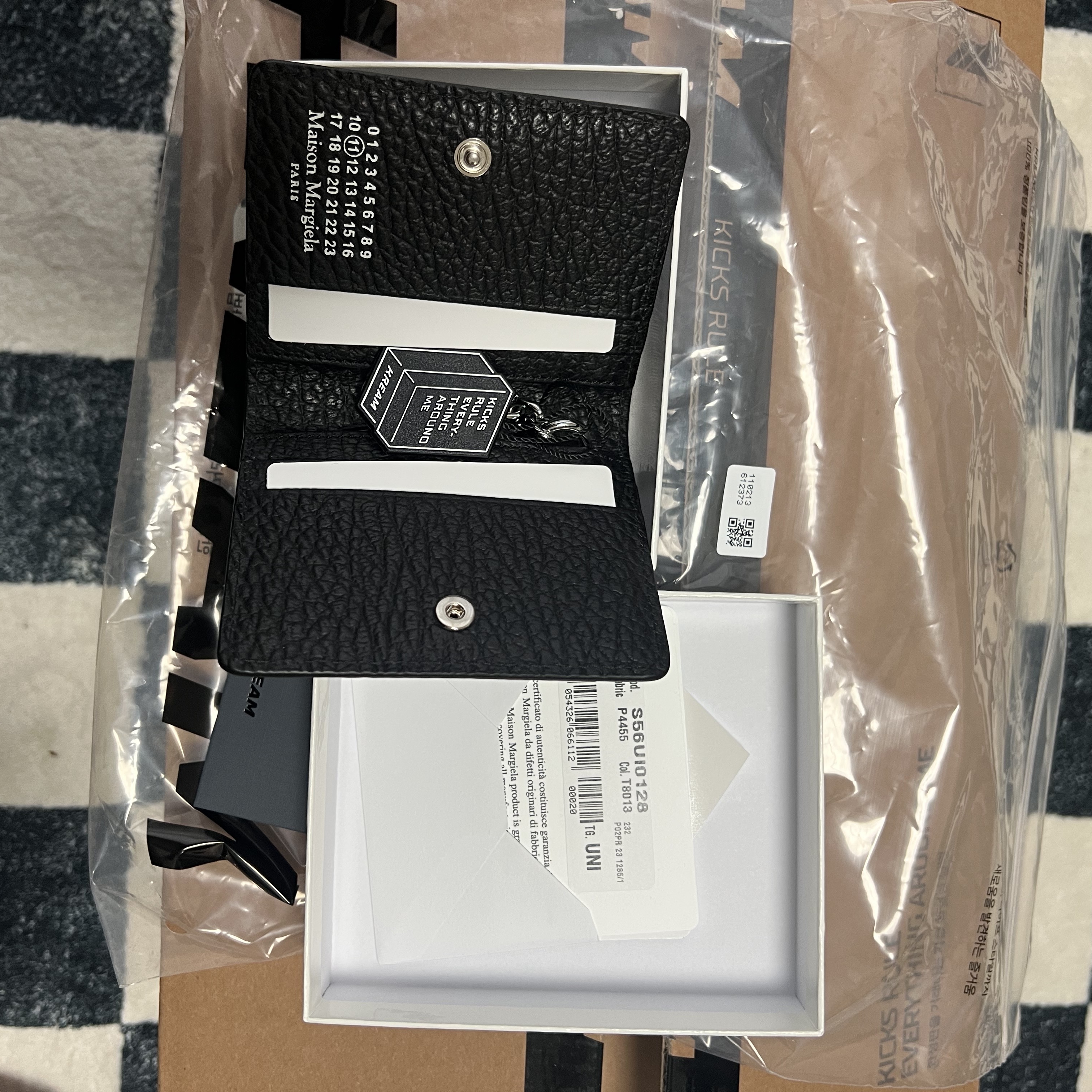 Maison Margiela Keyring Wallet Black 착용 스타일 - 2