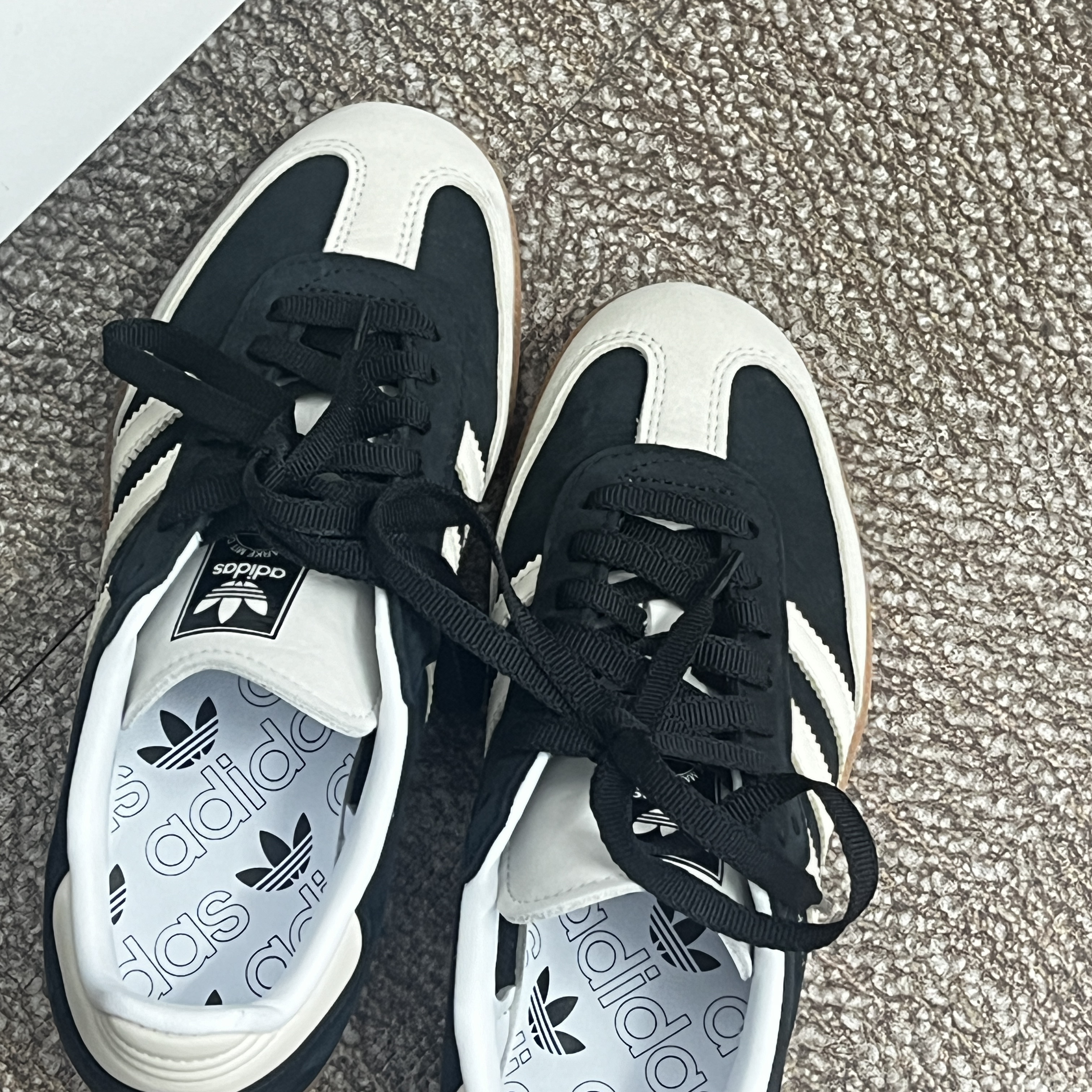 (W) Adidas Samba OG Core Black Wonder White 착용 스타일