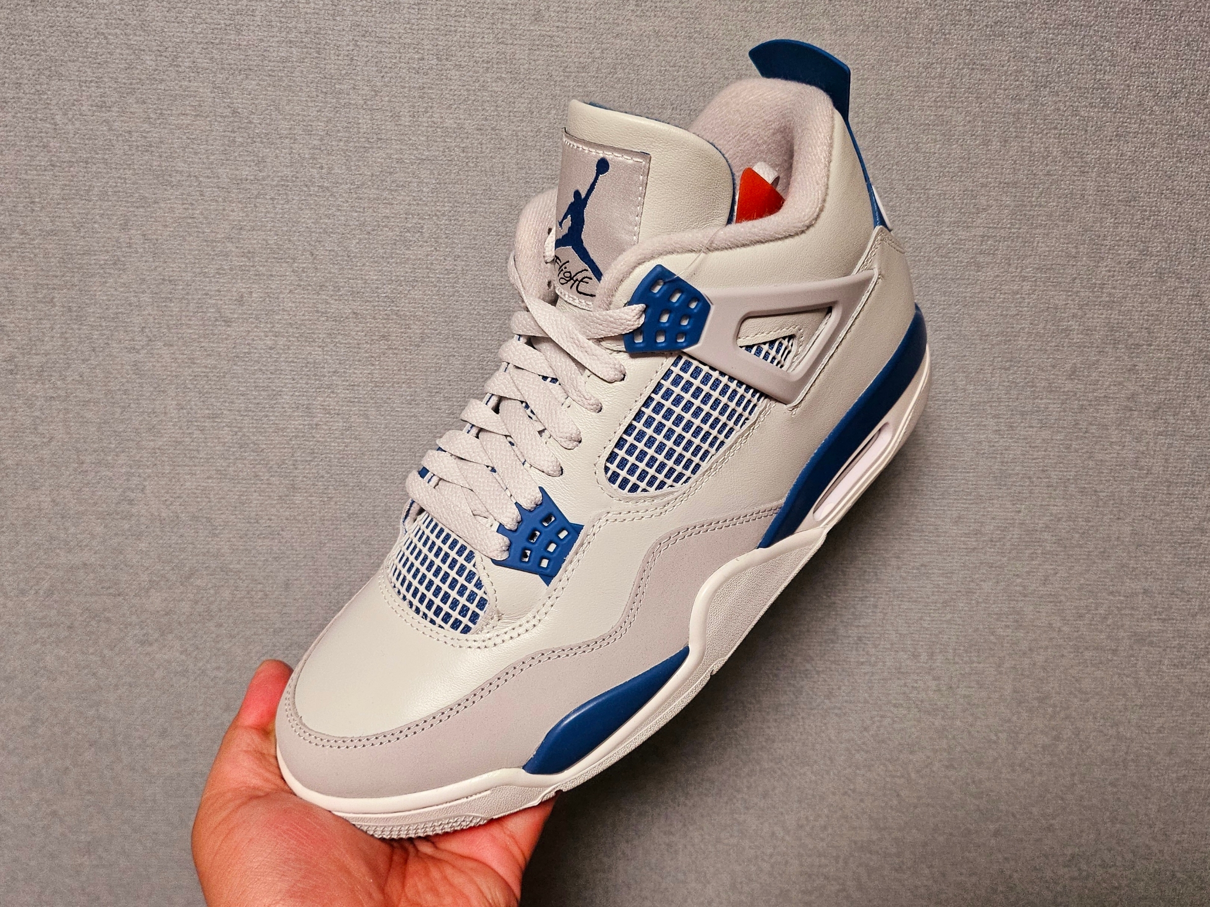 Jordan 4 Retro Industrial Blue 착용 스타일 - 1