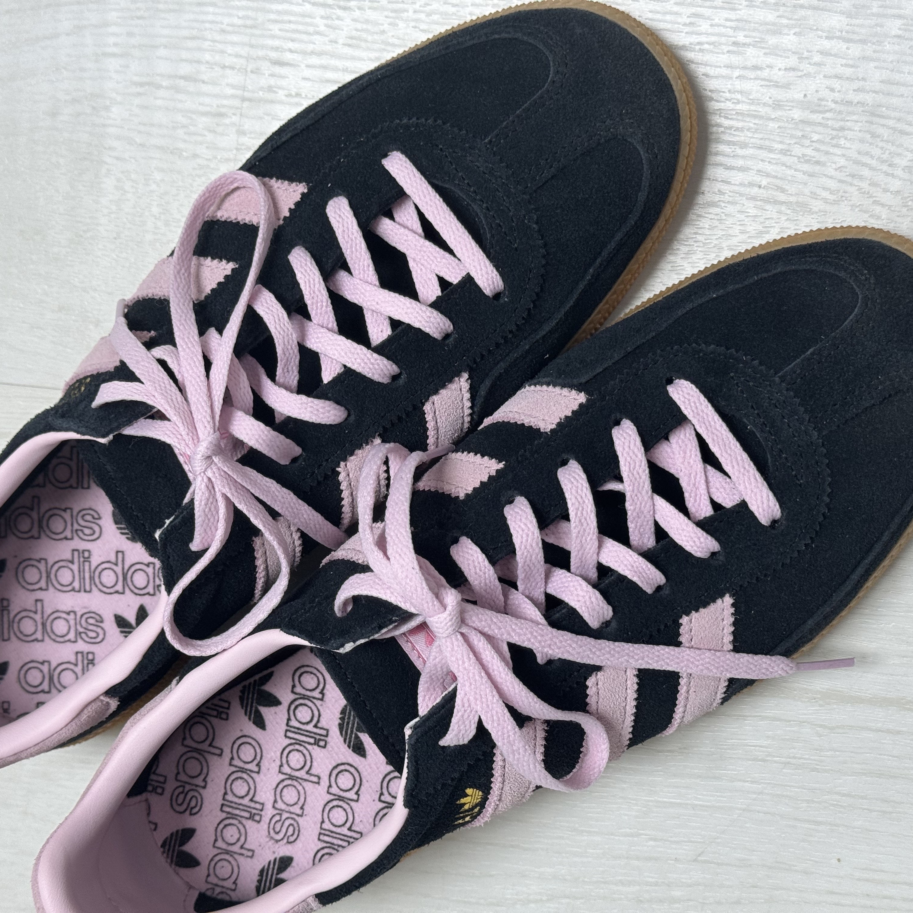 (W) Adidas Spezial Handball Core Black Clear Pink 착용 스타일 - 2