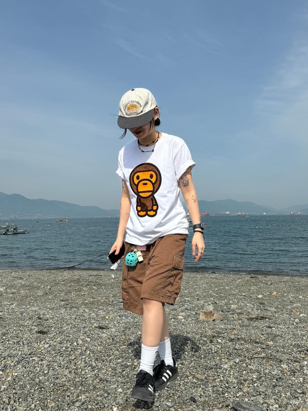 Hello Sunrise Washed HS Arch Logo 6Panel Cap Oatmeal Beige & Charcoal 착용 스타일