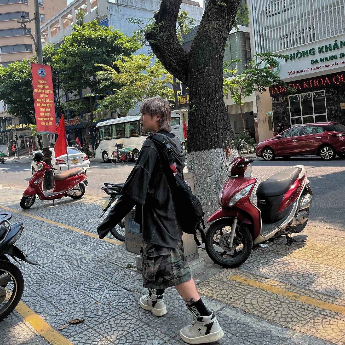Converse x Drkshdw Turbowpn Pelican 착용 스타일 - 4