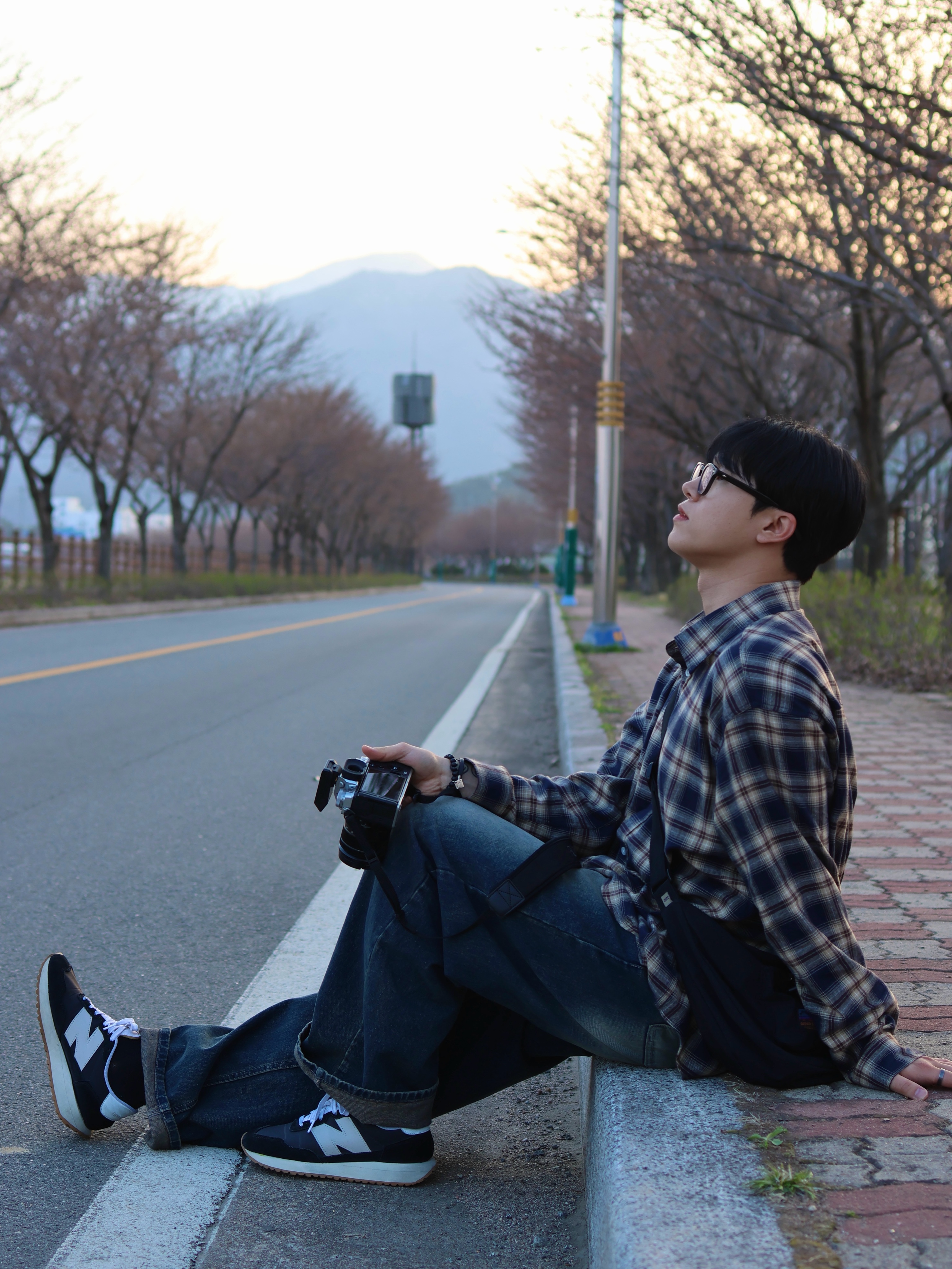 New Balance 237 Black Ivory, Fujifilm X100VI Silver (Korean Ver.) 착용 스타일 - 2