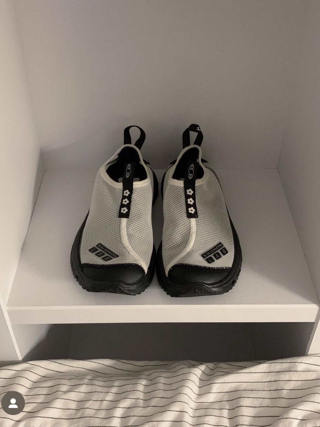Salomon x Sandy Liang RX Moc 3.0 Black White 착용 스타일 - 1