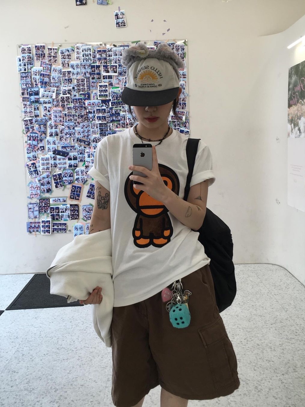 Hello Sunrise Washed HS Arch Logo 6Panel Cap Oatmeal Beige & Charcoal 착용 스타일