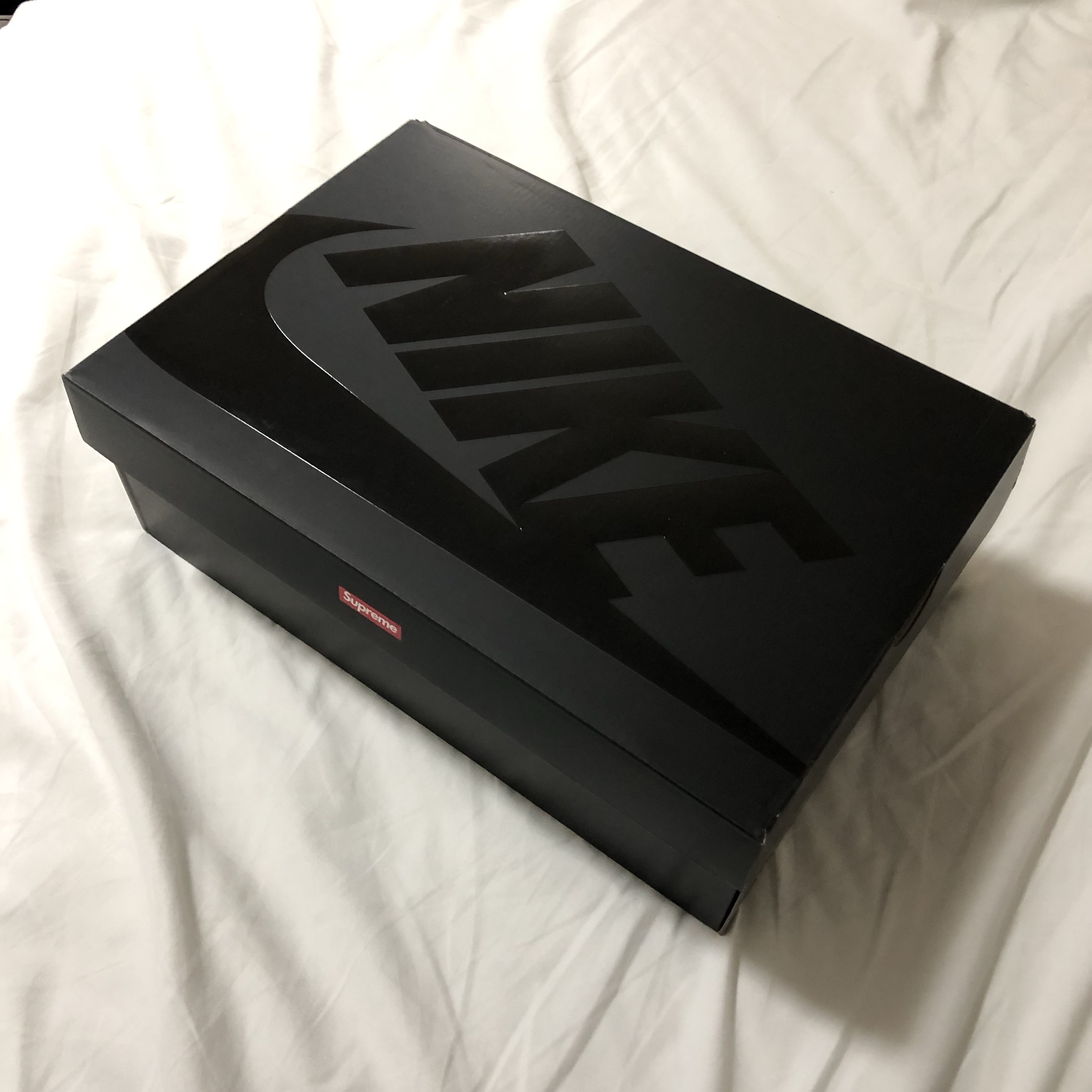 Nike x Supreme Air Force 1 Low Black 착용 스타일 - 2