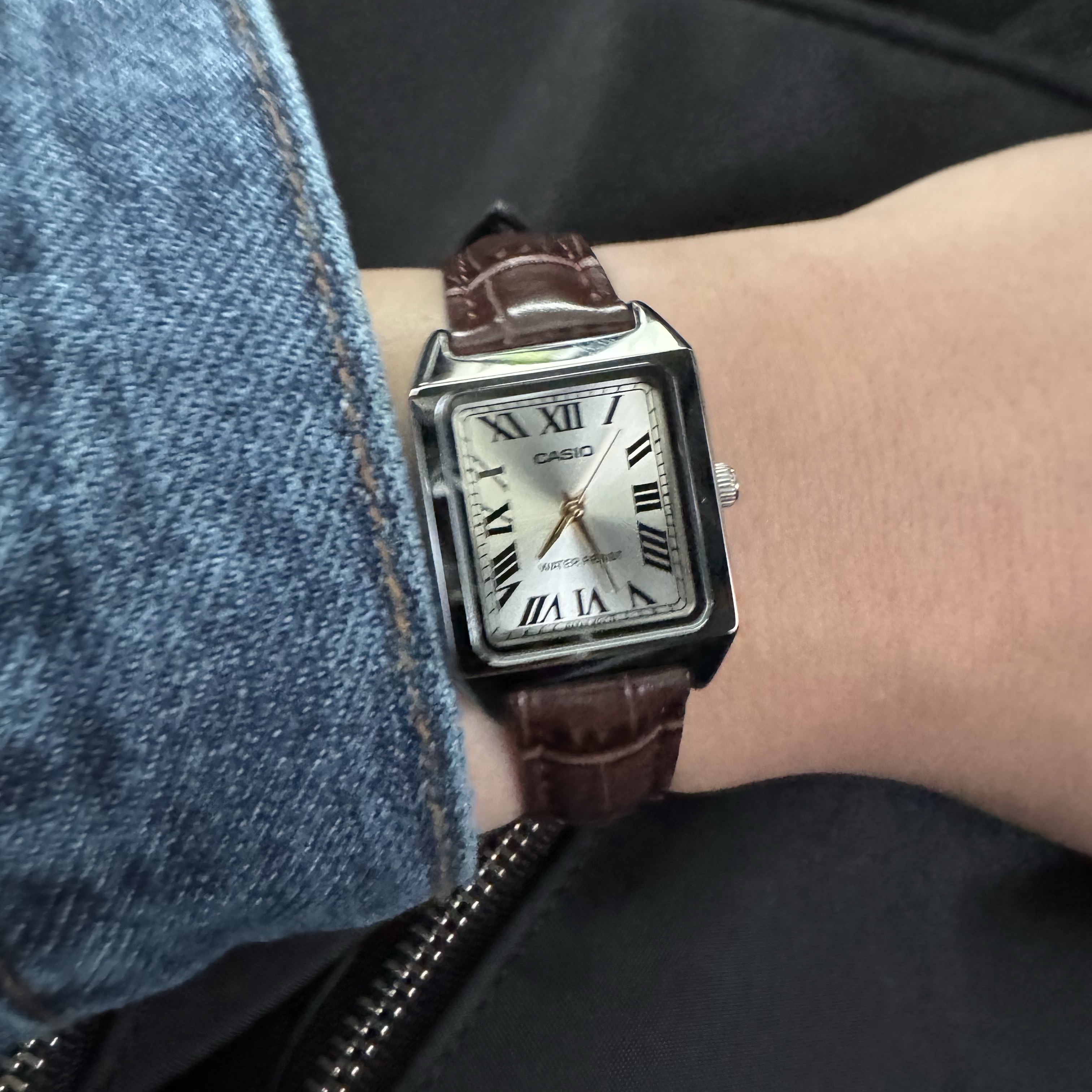 Casio LTP-V007L-9B 착용 스타일