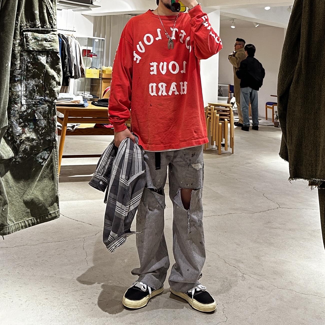 Saint Mxxxxxx Denim Pants Hickory Stripe, Maison Mihara Yasuhiro Baker OG Sole OD Canvas Low-top Sneakers Black 착용 스타일 - 2