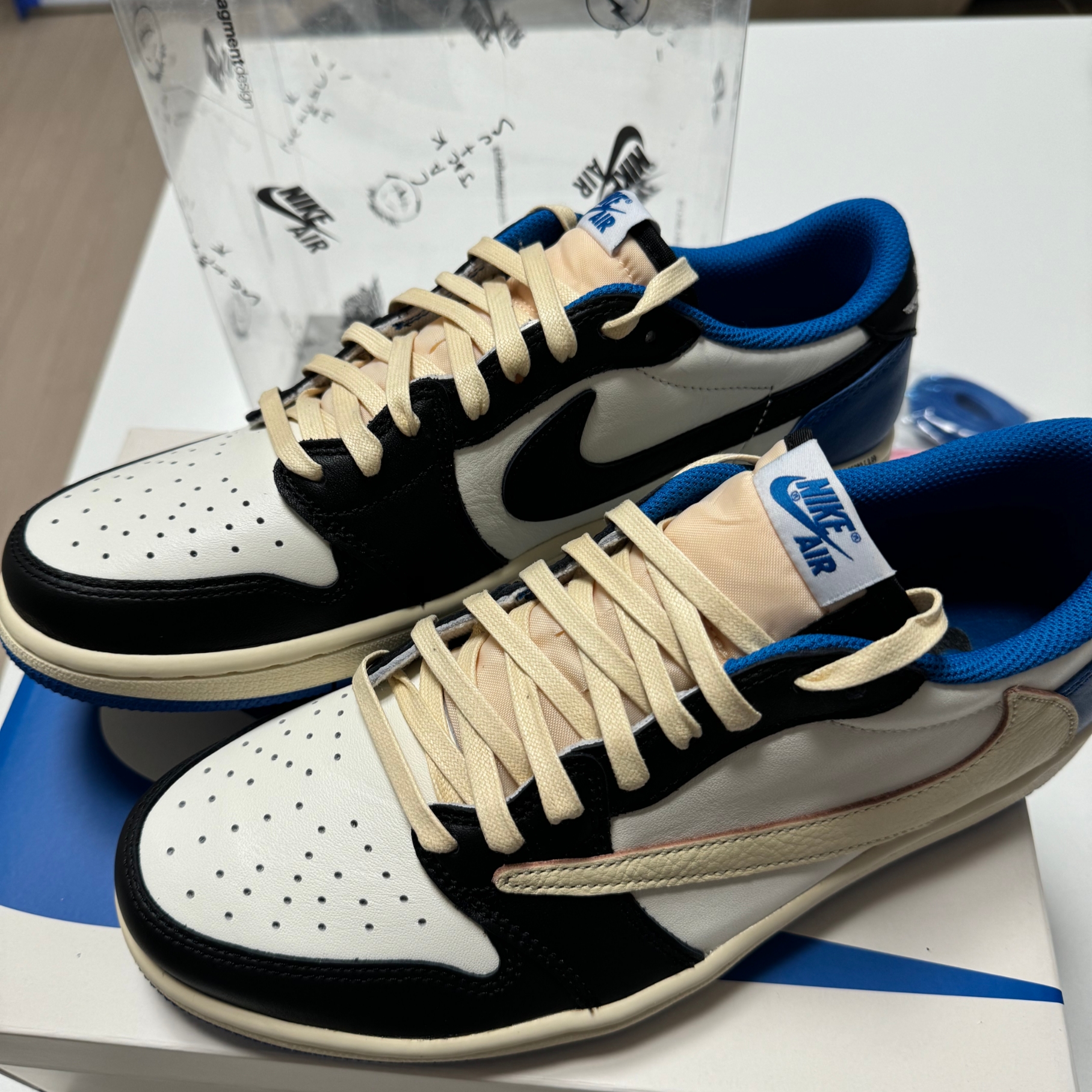 Jordan 1 x Travis Scott x Fragment Retro Low OG SP Military Blue 착용 스타일