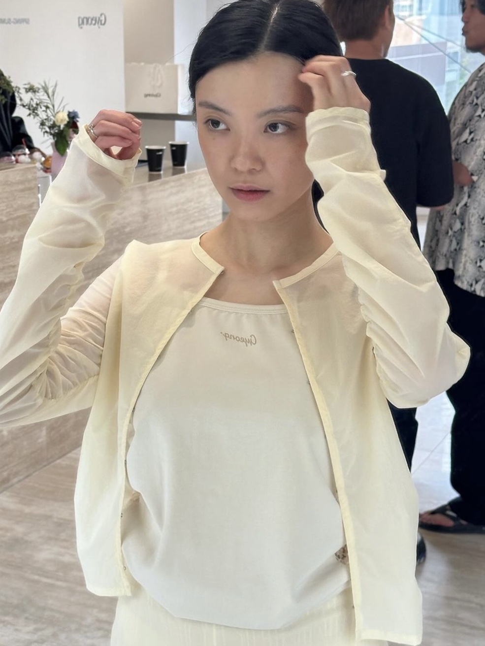 Gyeong Mix Sleeveless Beige, Gyeong Mix Sleeveless Black 착용 스타일