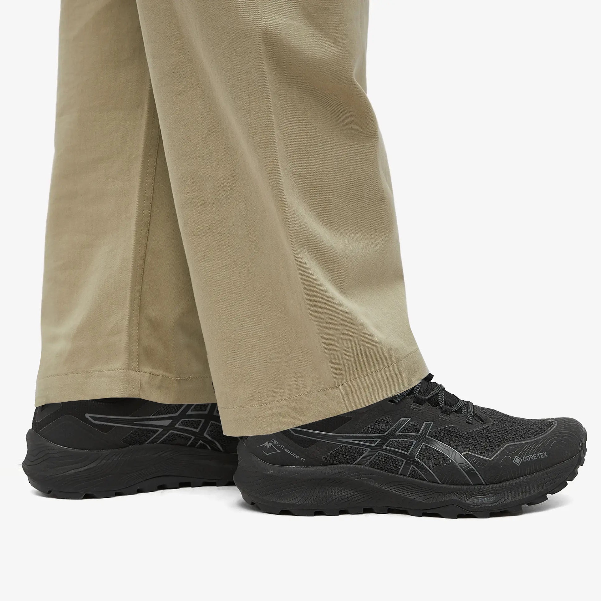 Asics Gel-Trabuco 11 Gore-Tex Black Carrier Grey 착용 스타일