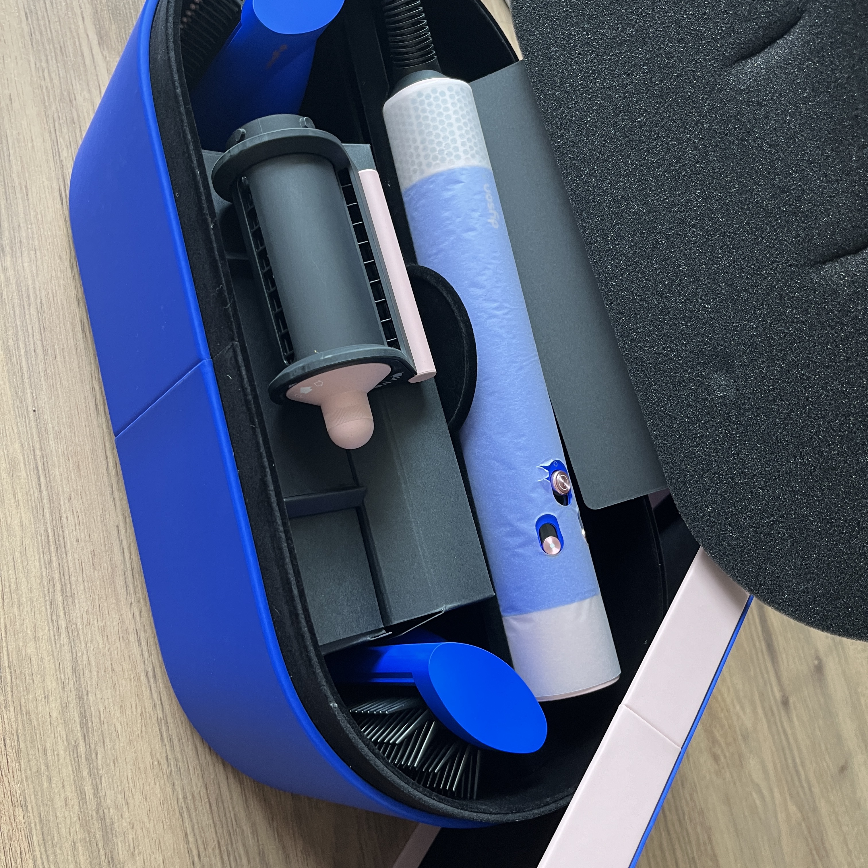 Dyson Airwrap Multi Styler Complete Long Blue Blush 착용 스타일