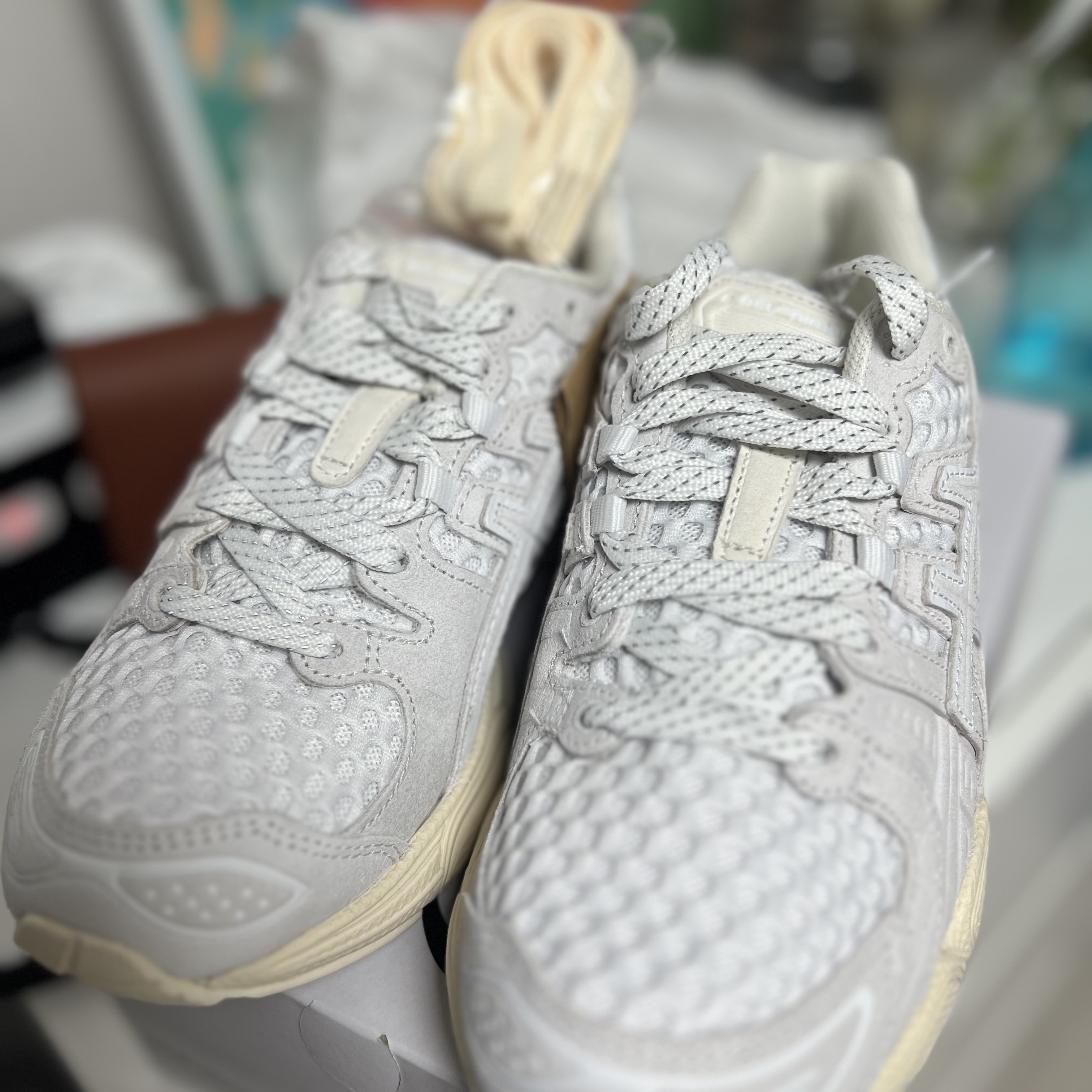 Asics x Ennoy Gel-Nimbus 9 White Cream 착용 스타일 - 1