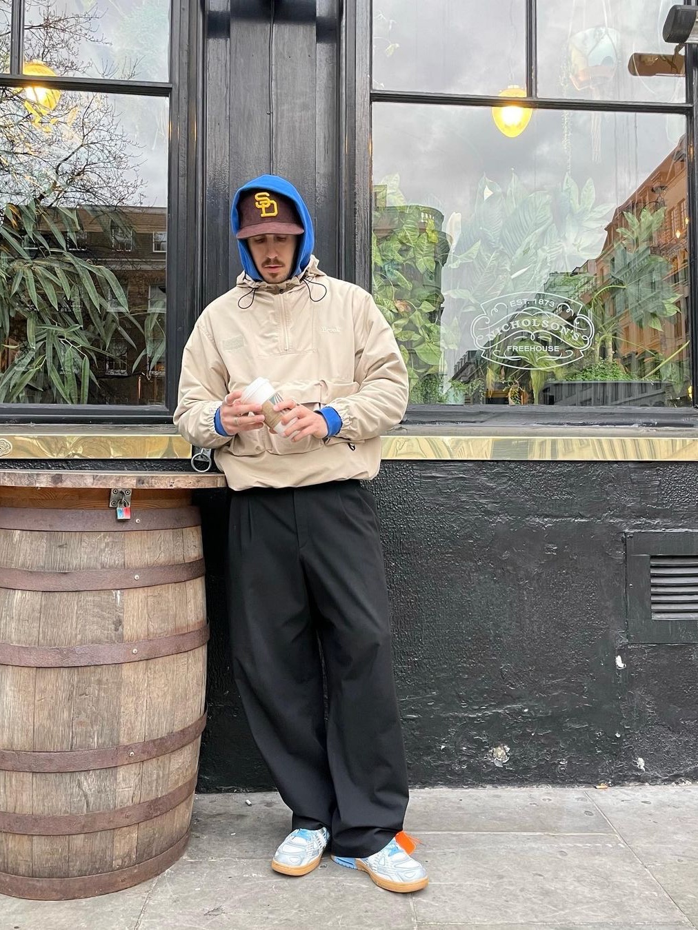 Arc'teryx Beta Jacket Forage, Stussy Wave Dye Beach Shell Jacket Bone 착용 스타일 - 3