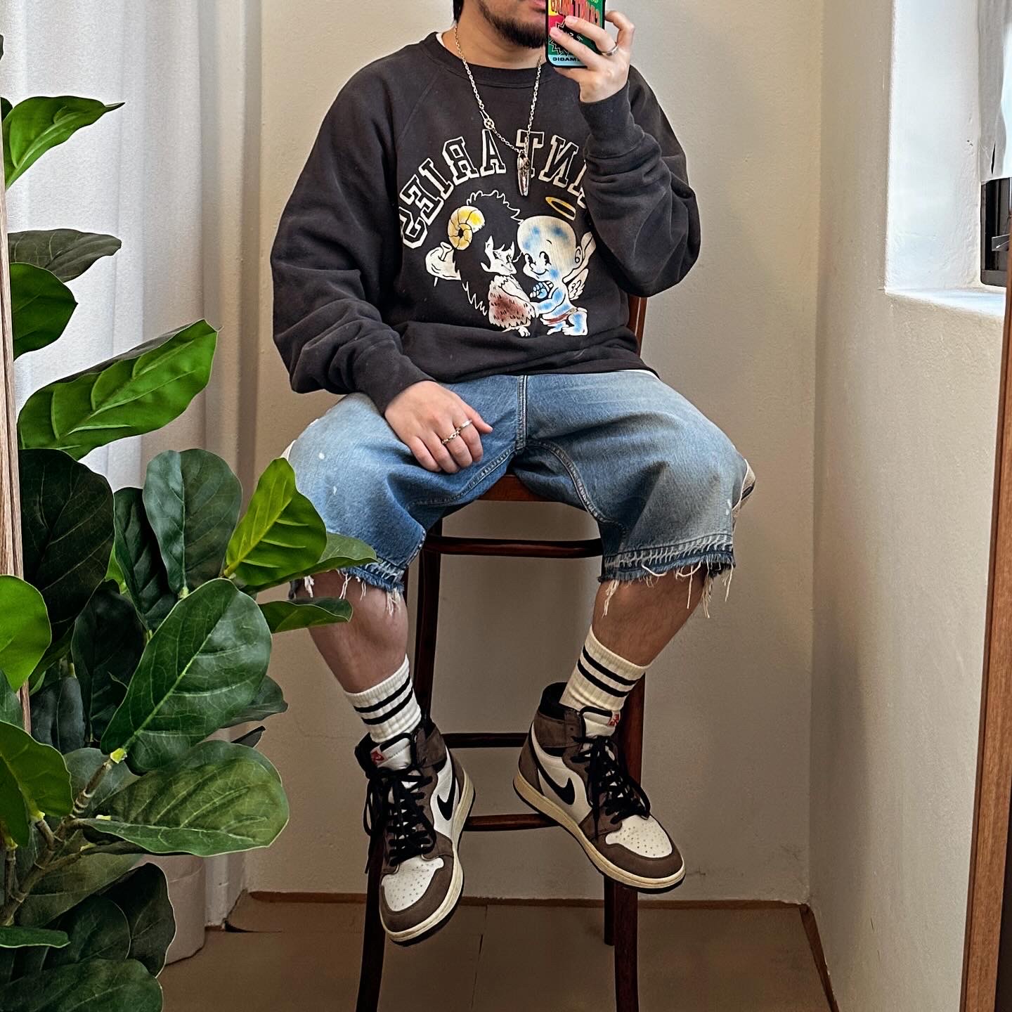 Kapital 14 oz. Denim 5P Bone Embroidery Short Pants Indigo (Processing), Saint Mxxxxxx x Aries Crew Sweatshirt St Aries Black 착용 스타일 - 3