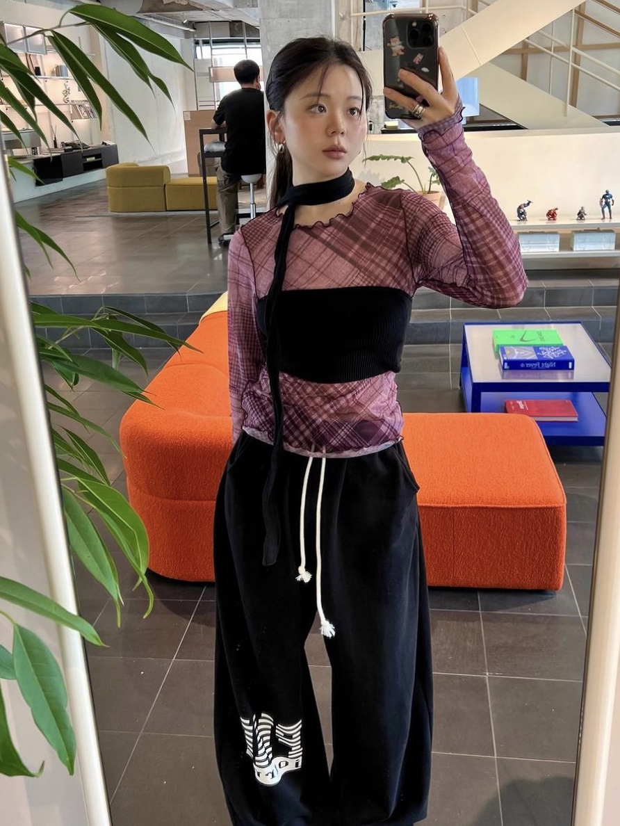 Gyeong Check Mesh Top Pink Check, Gyeong Check Mesh Top Blue Check 착용 스타일