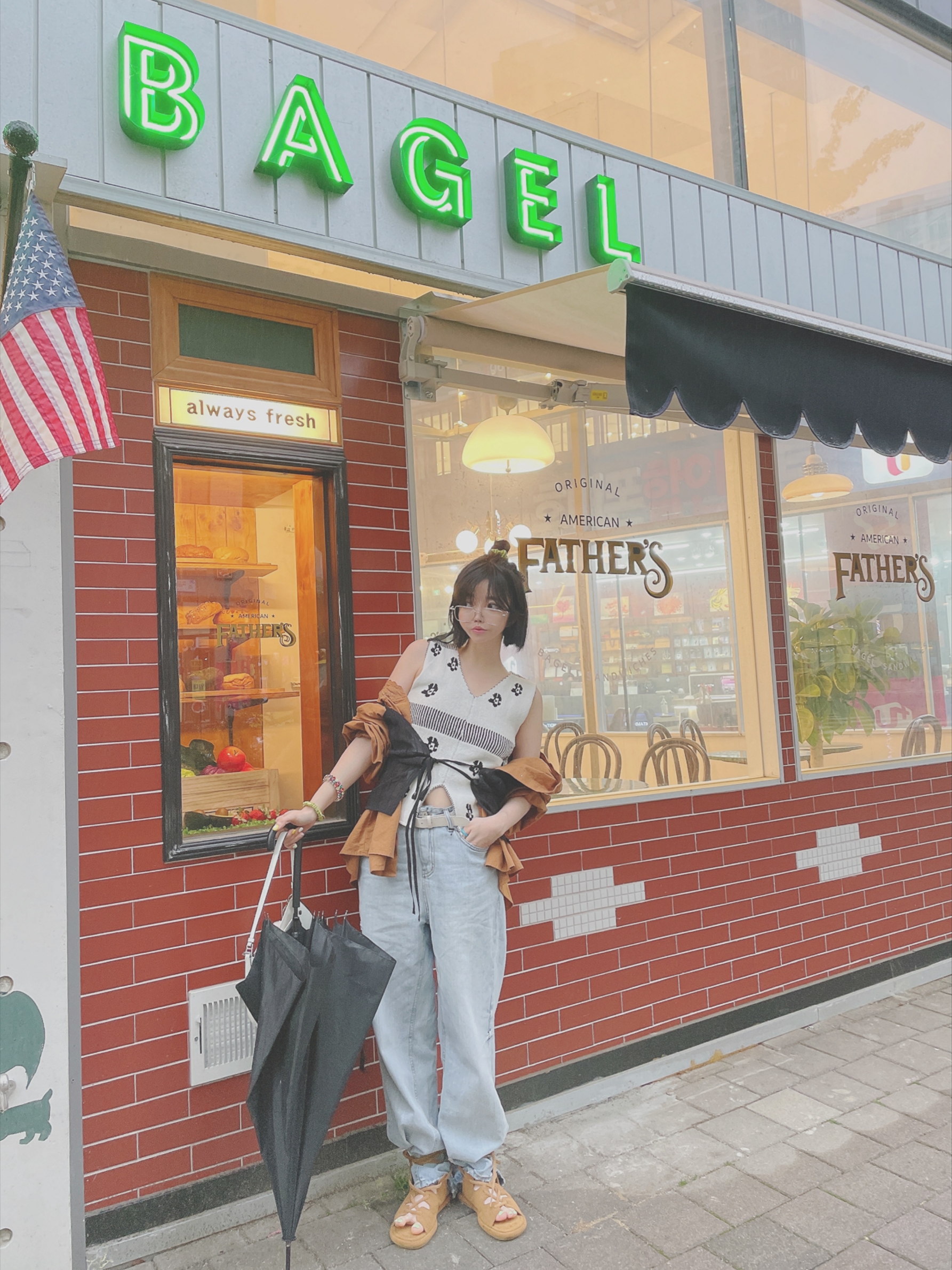 Gentle Monster Aba 02 Silver, Prada Cleo Brushed Leather Shoulder Bag White 착용 스타일 - 1
