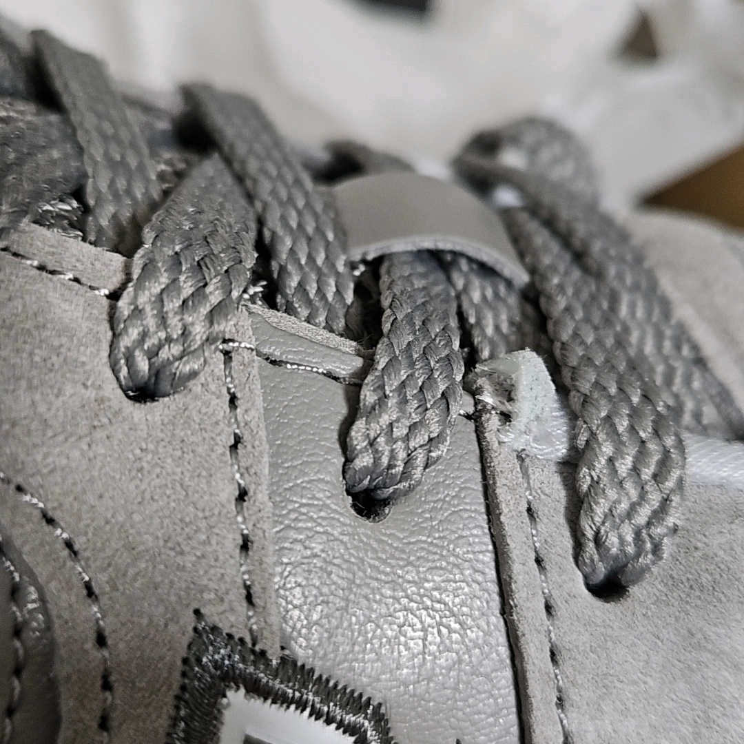 New Balance 2002R Grey 착용 스타일 - 2