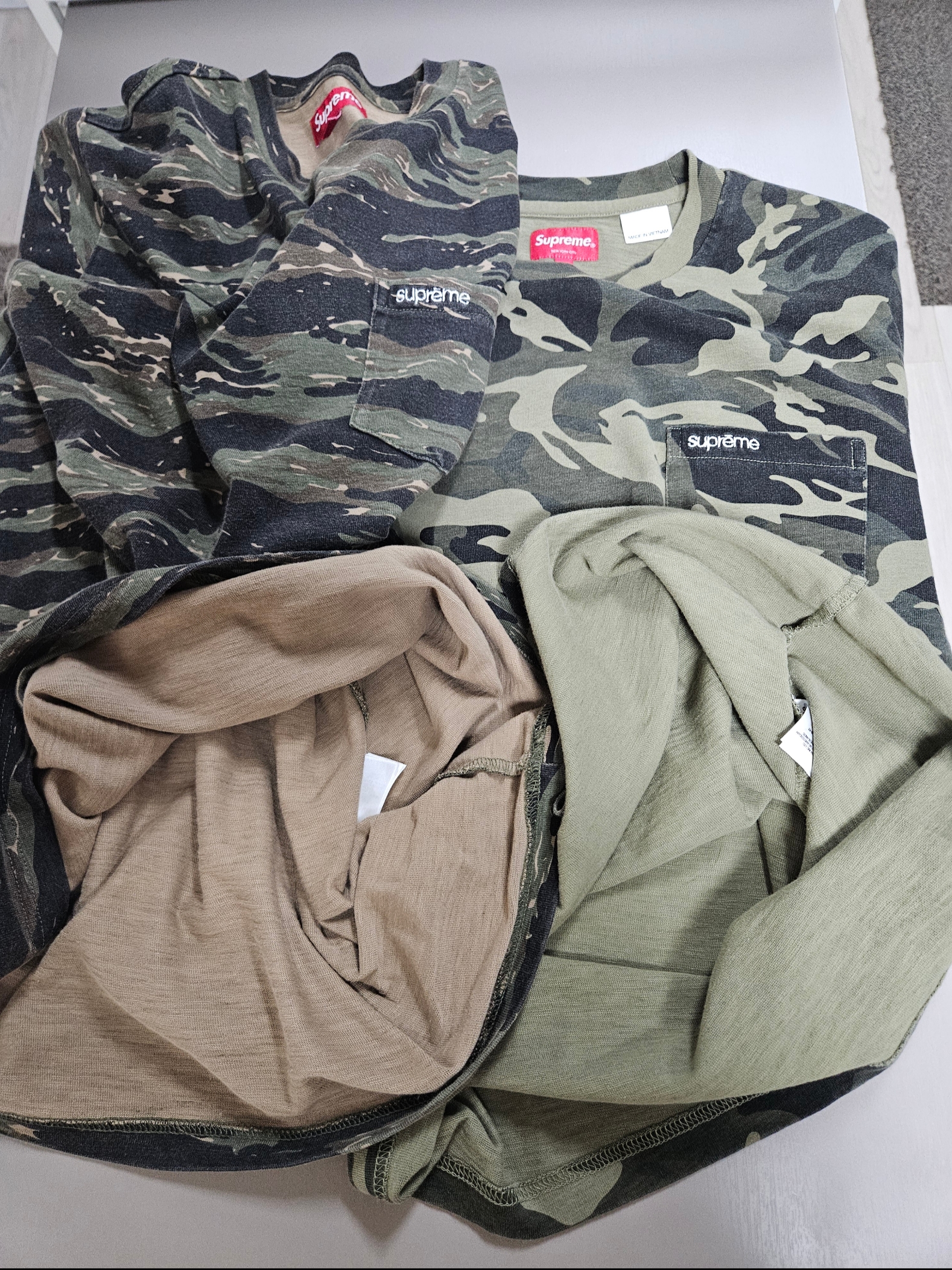 Supreme S/S Pocket T-Shirt Olive Camo - 23SS, Supreme Cargo Pants Olive Camo - 23SS 착용 스타일 - 8
