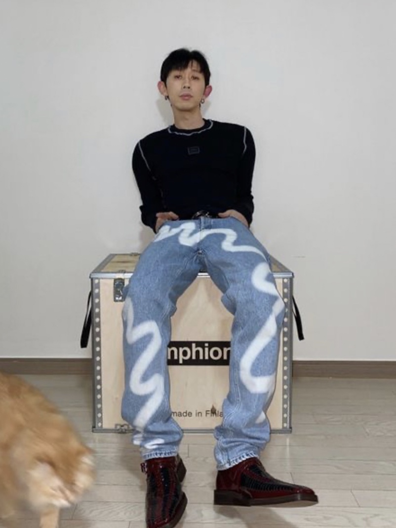 Martine Rose Wide Leg Jean Mid Wash Expect Perfection 착용 스타일 - 3