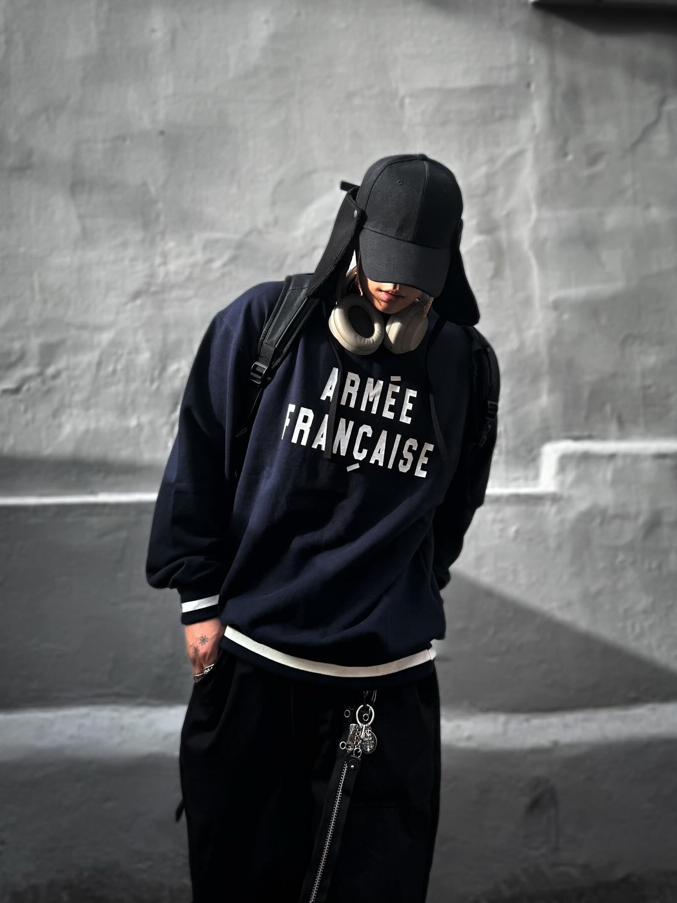 Nike x Stussy Air Force 1 '07 Mid SP Black and Light Bone, The North Face Big Shot Black 착용 스타일 - 3