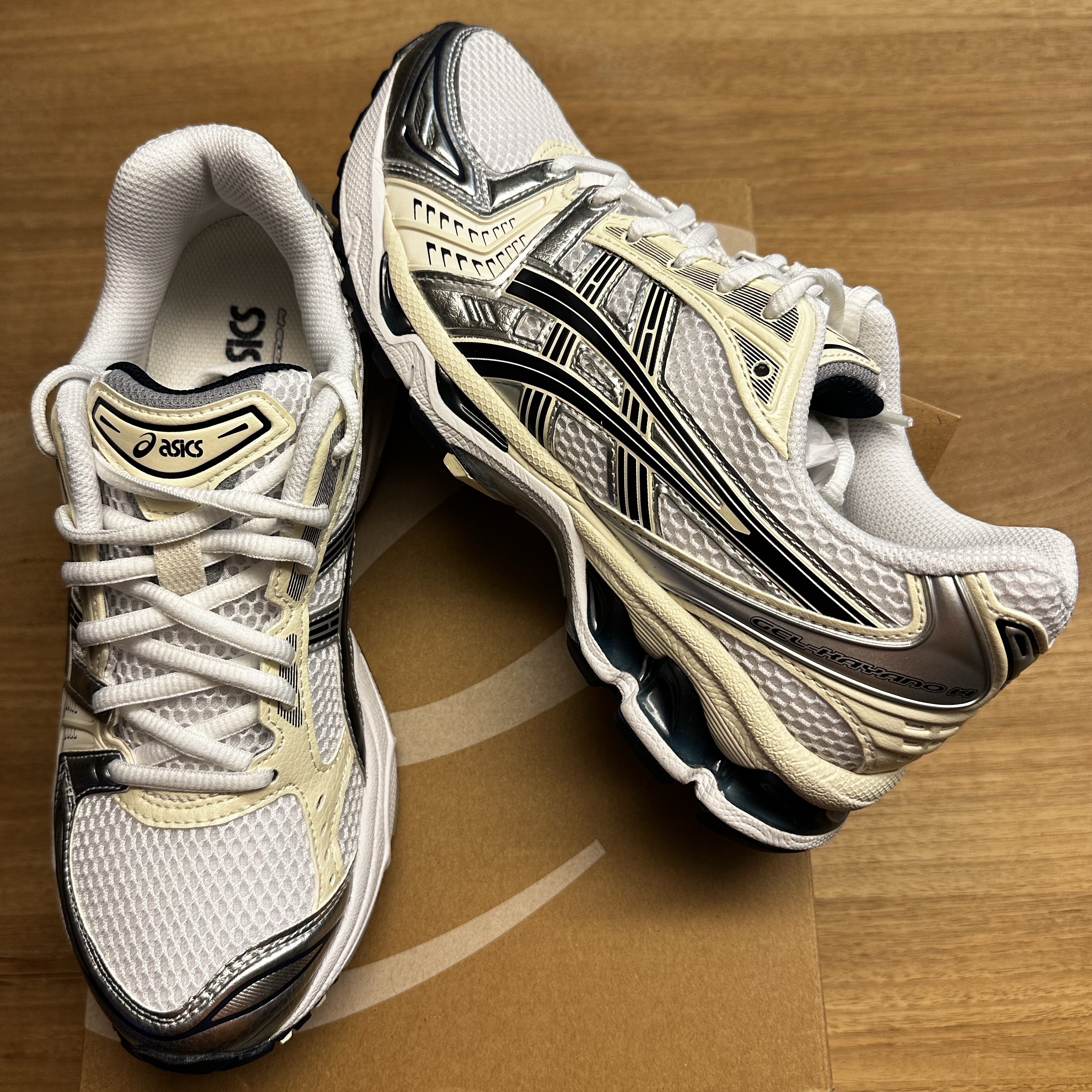 (W) Asics Gel-Kayano 14 White Midnight 착용 스타일 - 1