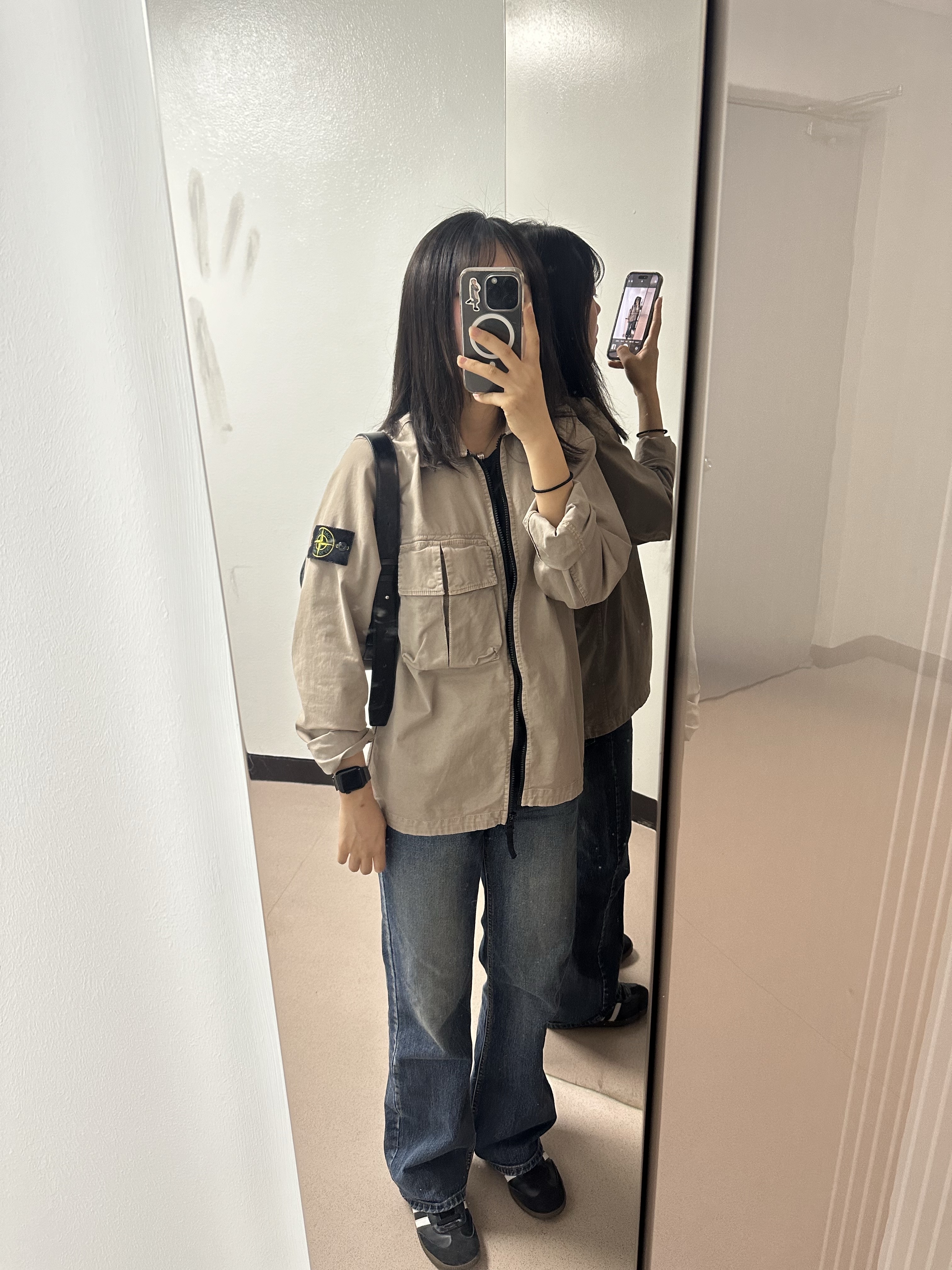 Stone Island 10210 Double Pocket Cotton Overshirt Dove Grey - 23SS, Adidas Samba OG Black White Gum 착용 스타일