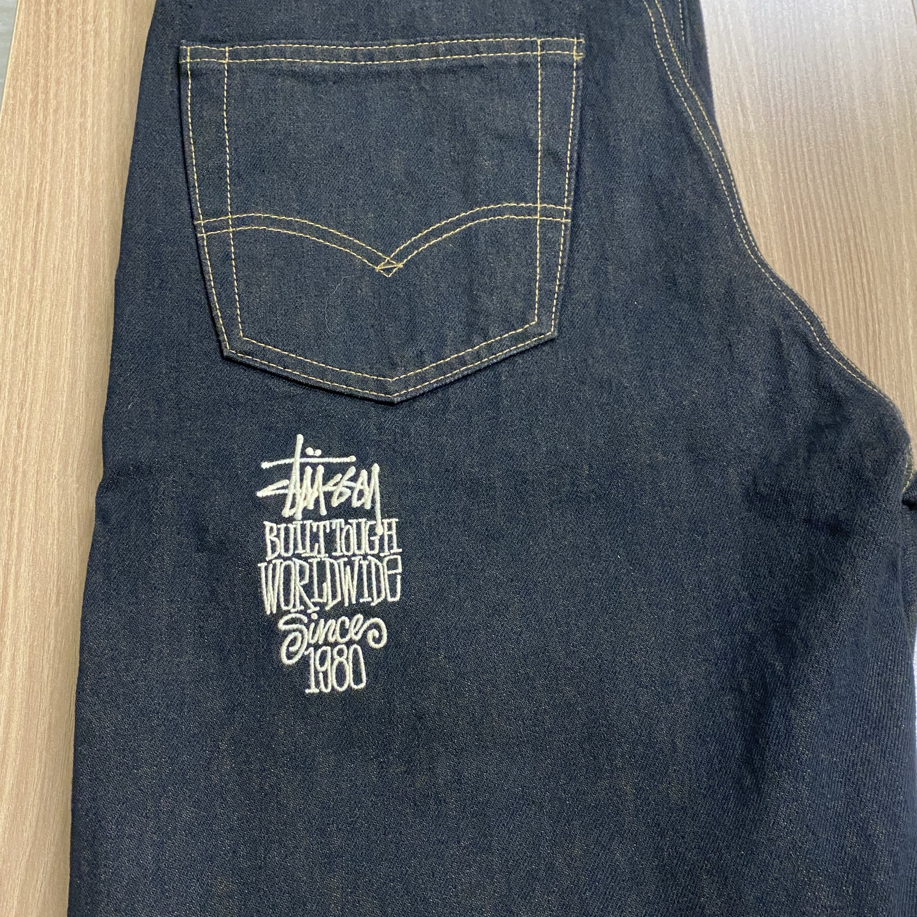 Stussy x Levi's Crispy Rinse 568 Jean Black 착용 스타일