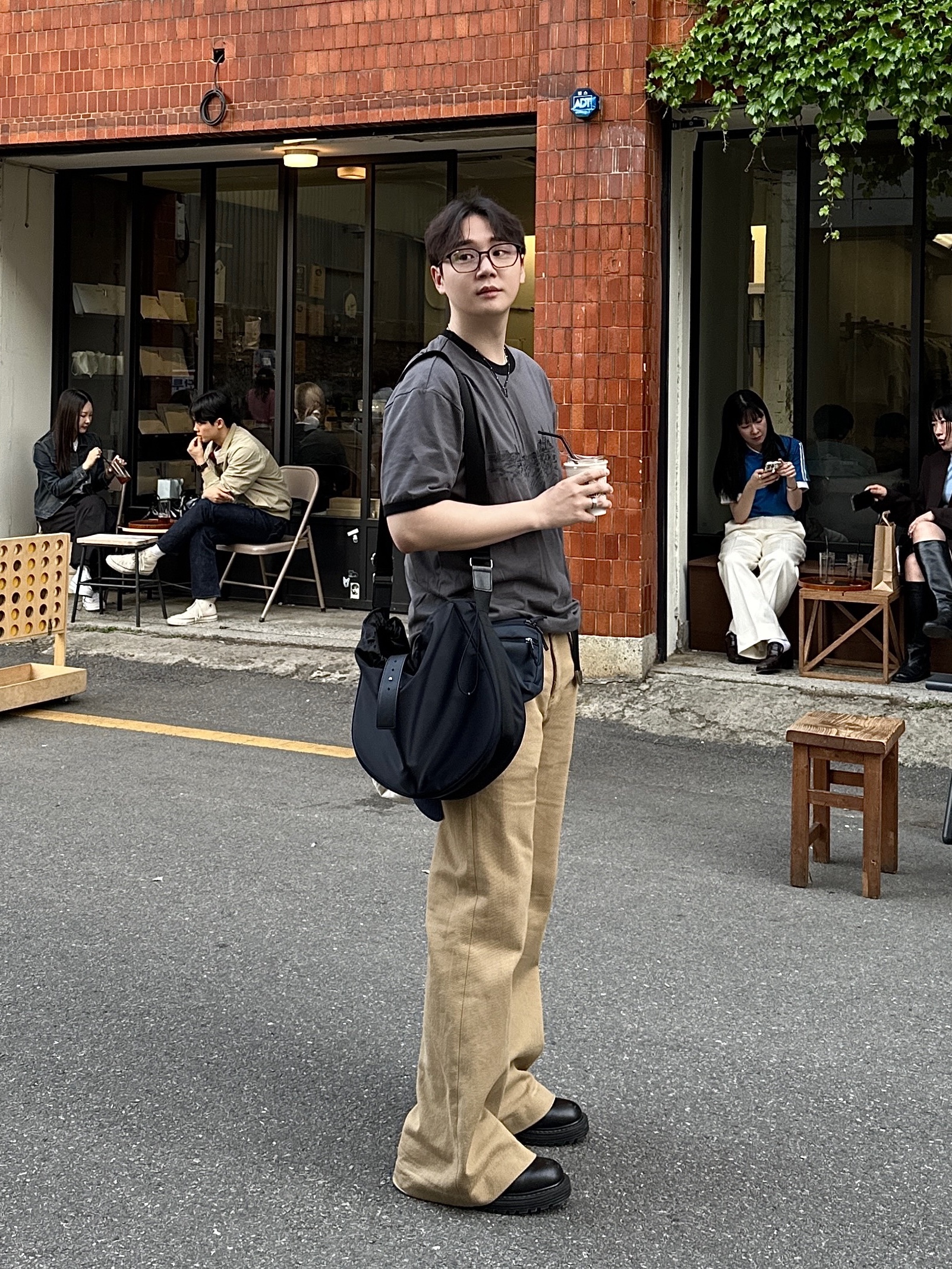 STU 24 Spring Flared Cotton Pants Beige 착용 스타일 - 1